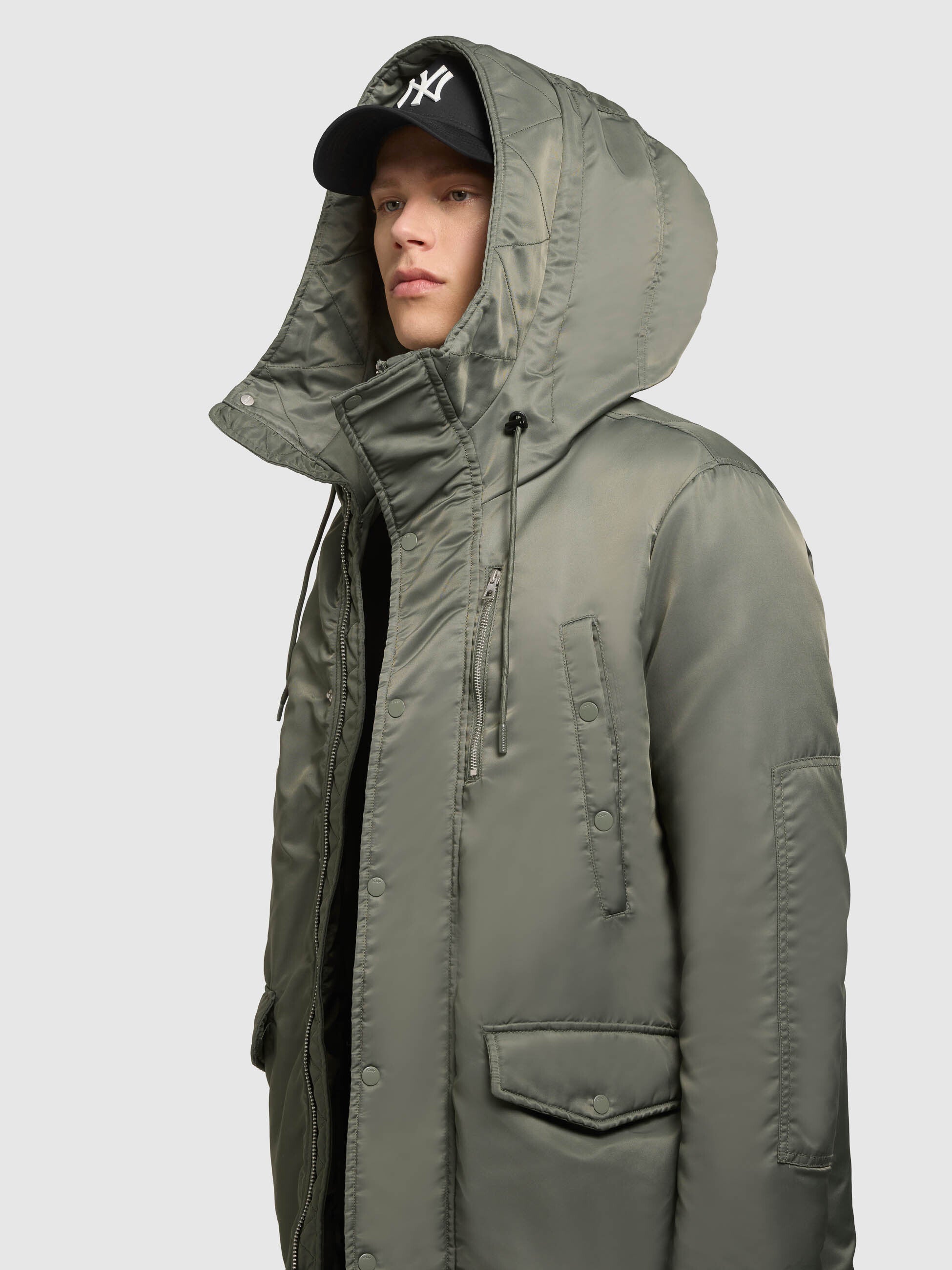 khujo-mantel-pakpao-damen-parka-sage-green-loose-fit image 7