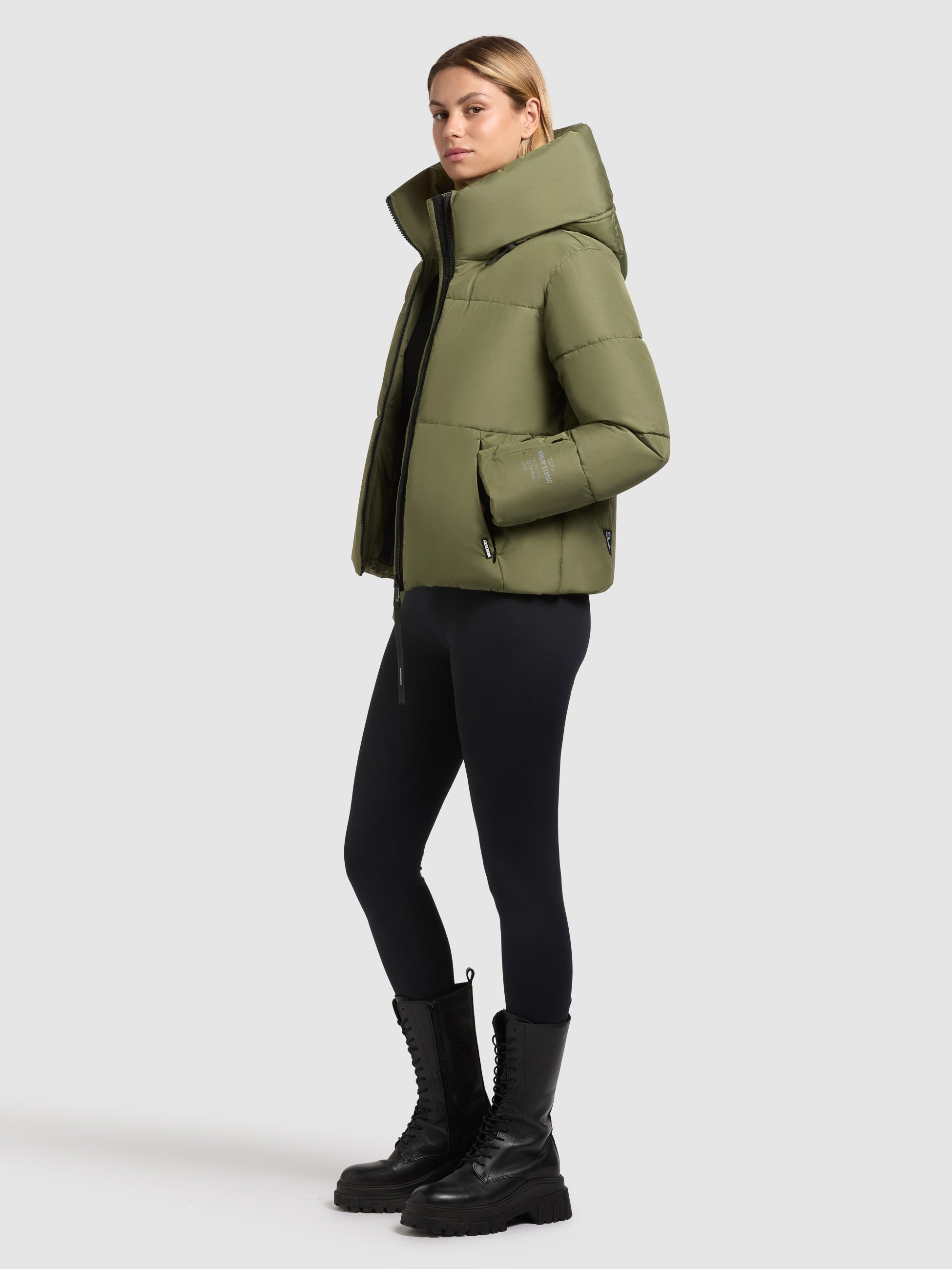 khujo-jacke-audrey-matt-fern-green-h-ftlange-steppjacke-loose-fit image 2