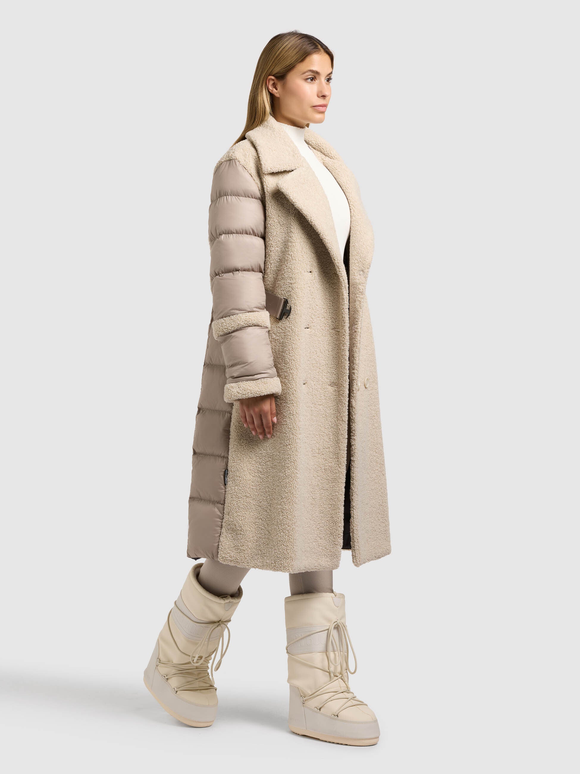 khujo-kalmia-greige-damen-kurzmantel-mit-teddyfleece-und-kapuzeneinsatz image 6