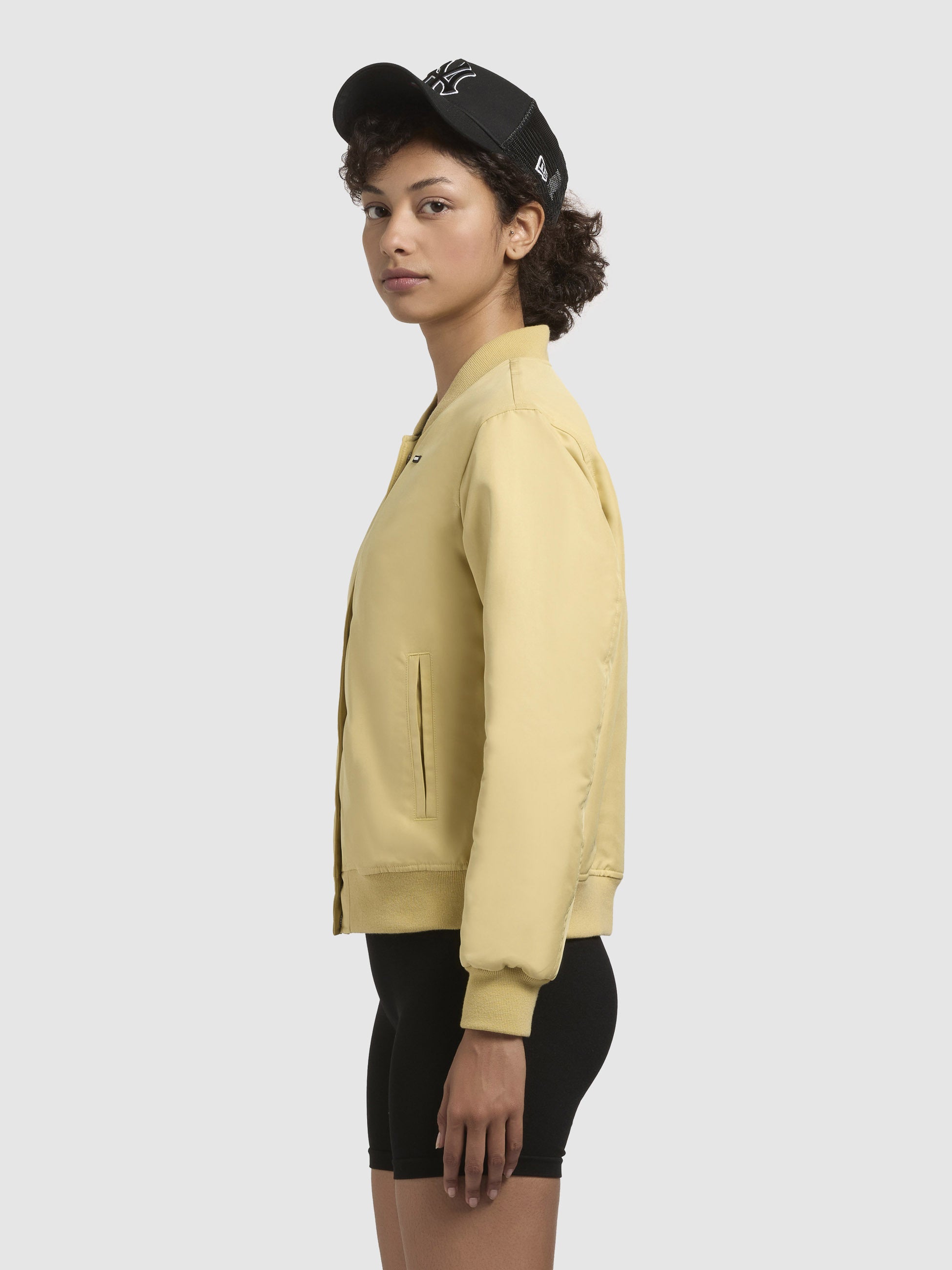 khujo-crystal-damen-bomberjacke-college-gelb-mit-steppfutter image 5