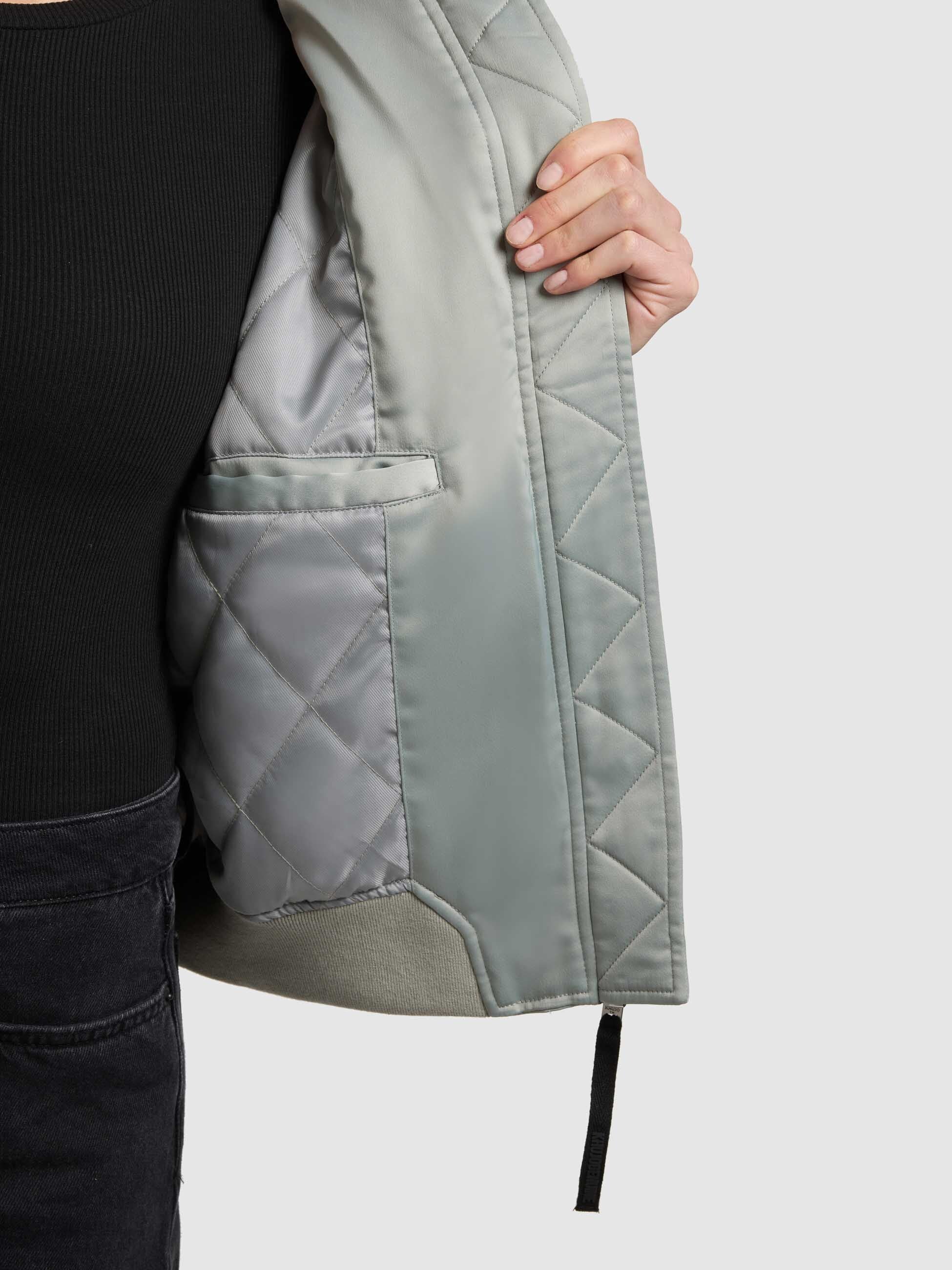 khujo-beth-bomberjacke-damen-cloud-green-satin image 8