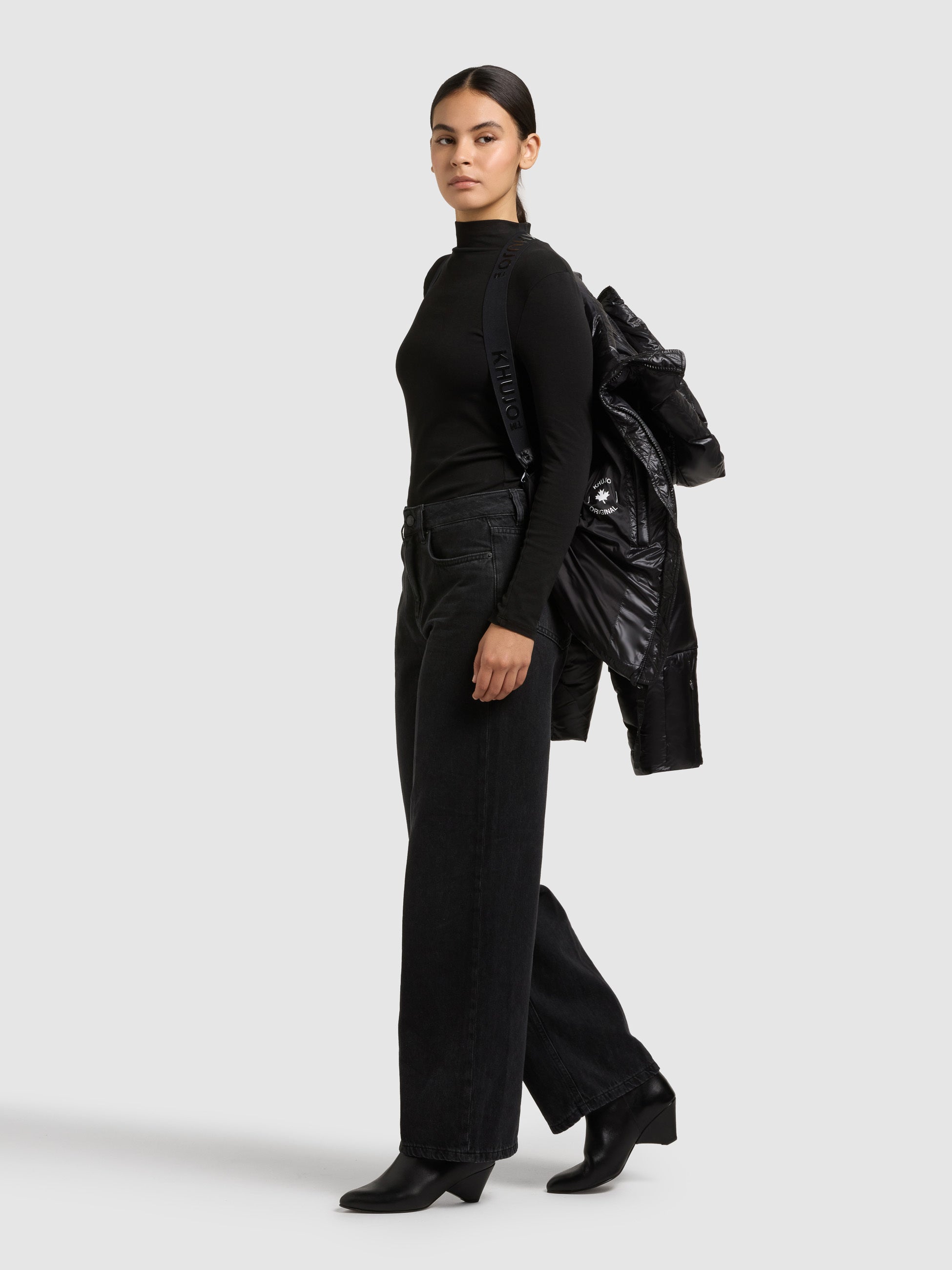 khujo-jacke-luna-damen-steppjacke-h-ftlang-gl-nzend-in-black image 8