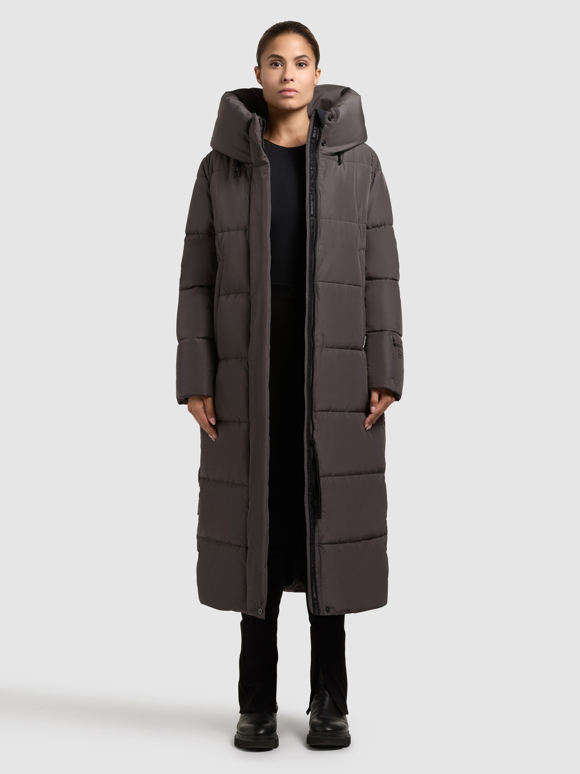 khujo-soulani5-matt-damen-wintermantel-graphite-grey-wadenlang image 1
