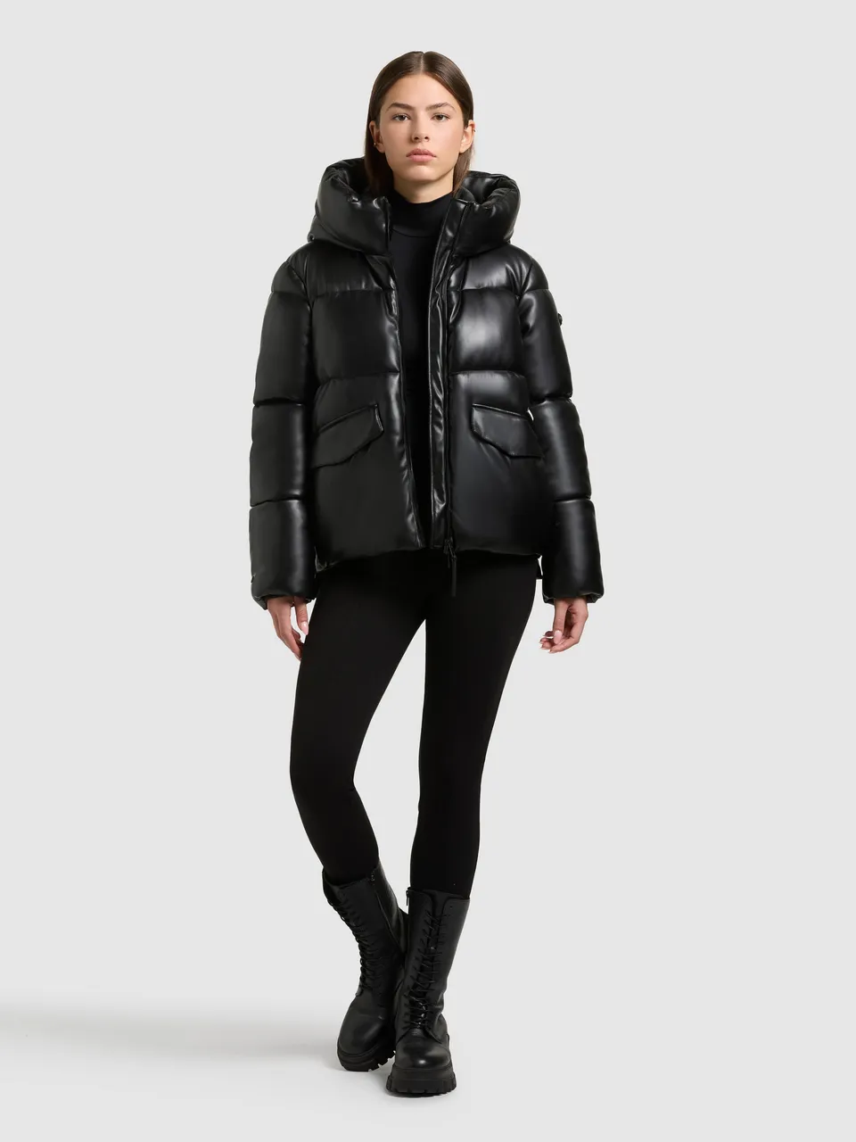 khujo-jacke-aurora-black-kapuzenjacke-lederoptik-wasserabweisend image 1
