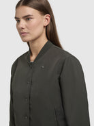khujo-crystal-damen-bomberjacke-stepp-dark-green image 7
