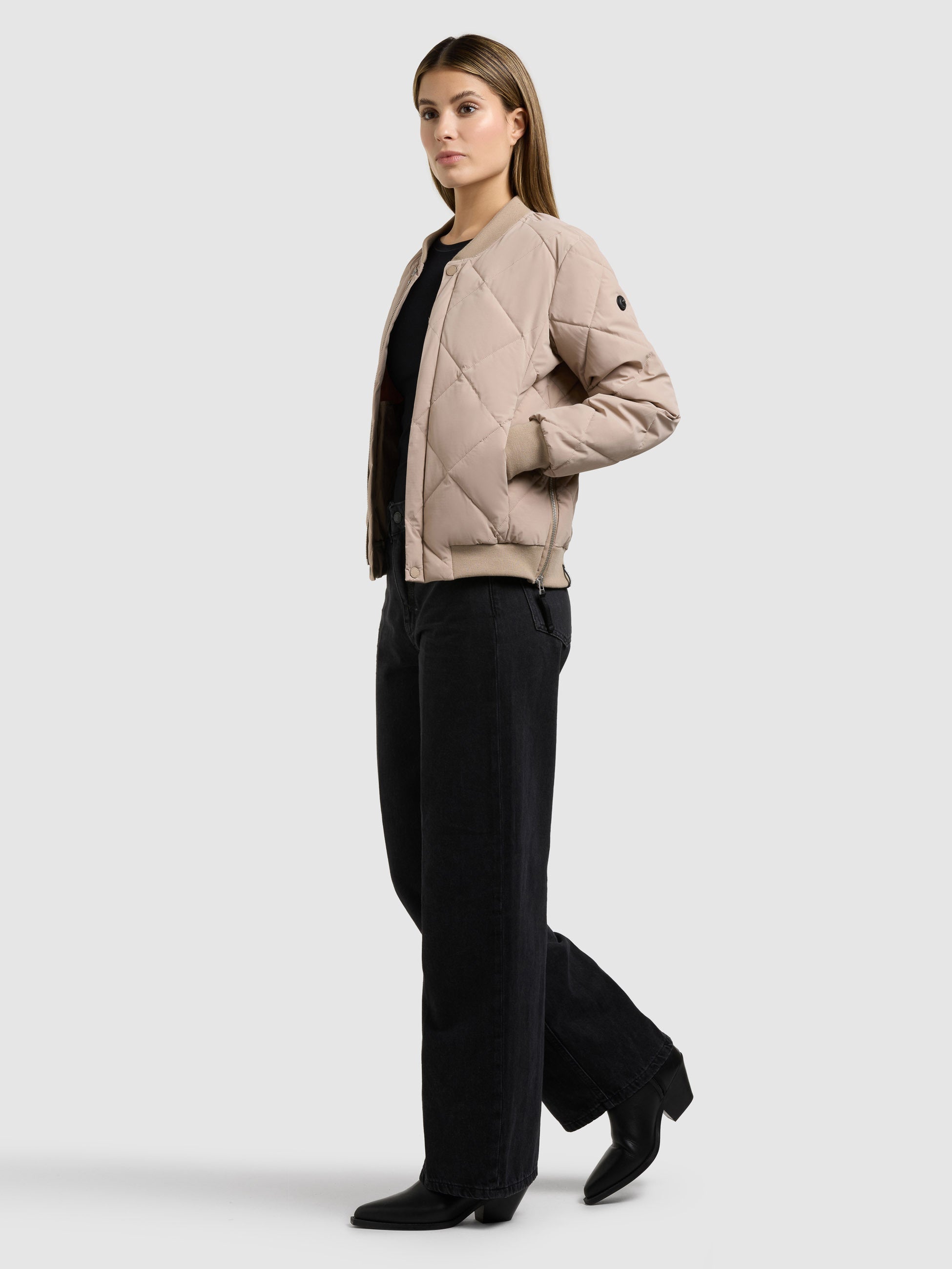 khujo-ange2-jacke-latte-beige-kurz-bomber-steppjacke image 2