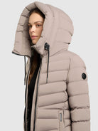 khujo-tuhani5-damen-steppmantel-greige-leichter-kurzmantel-slim-fit-matt image 7