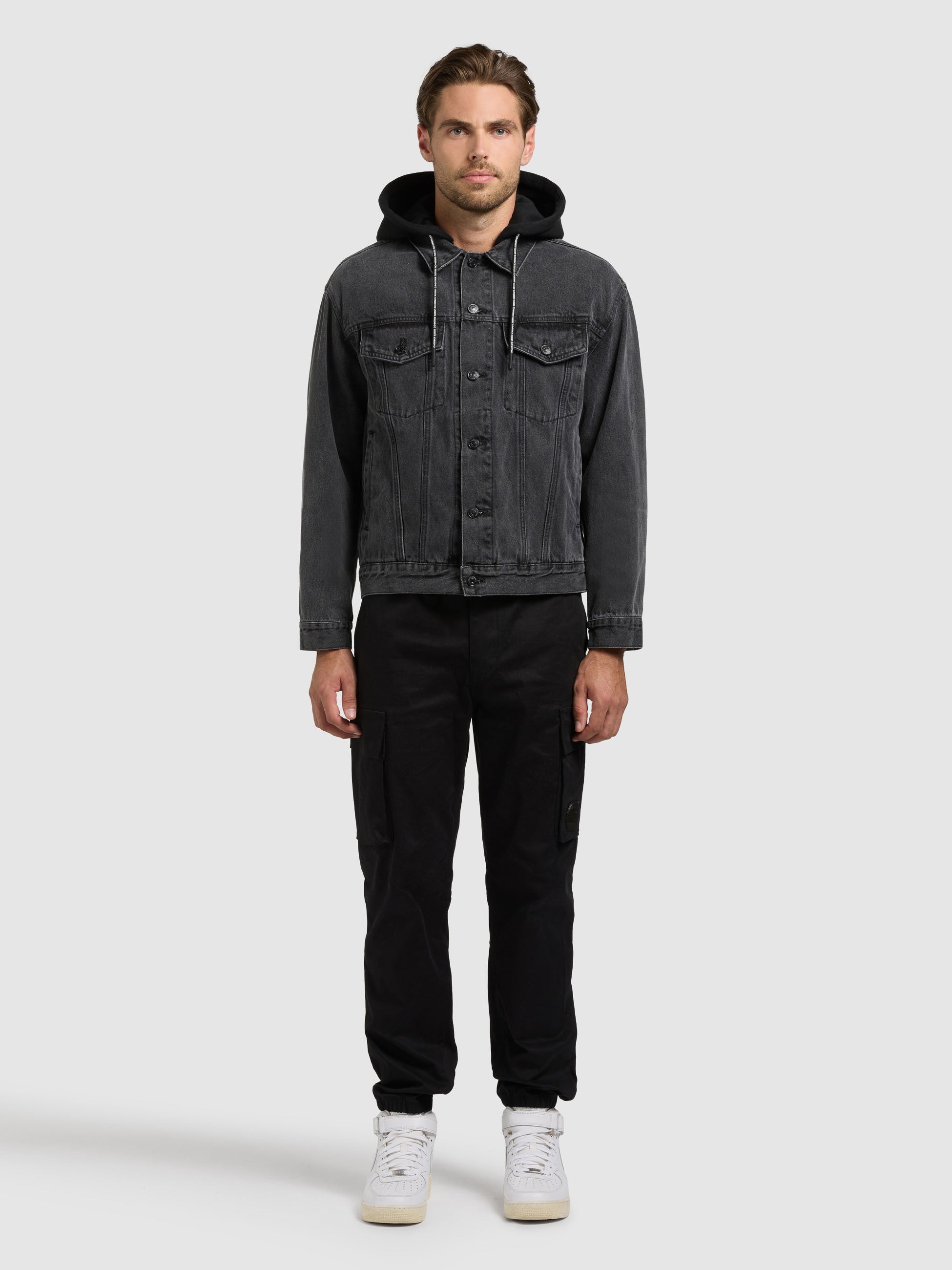 khujo-jeansjacke-jokin-black-2in1-denimjacke-mit-abnehmbarer-kapuze image 2