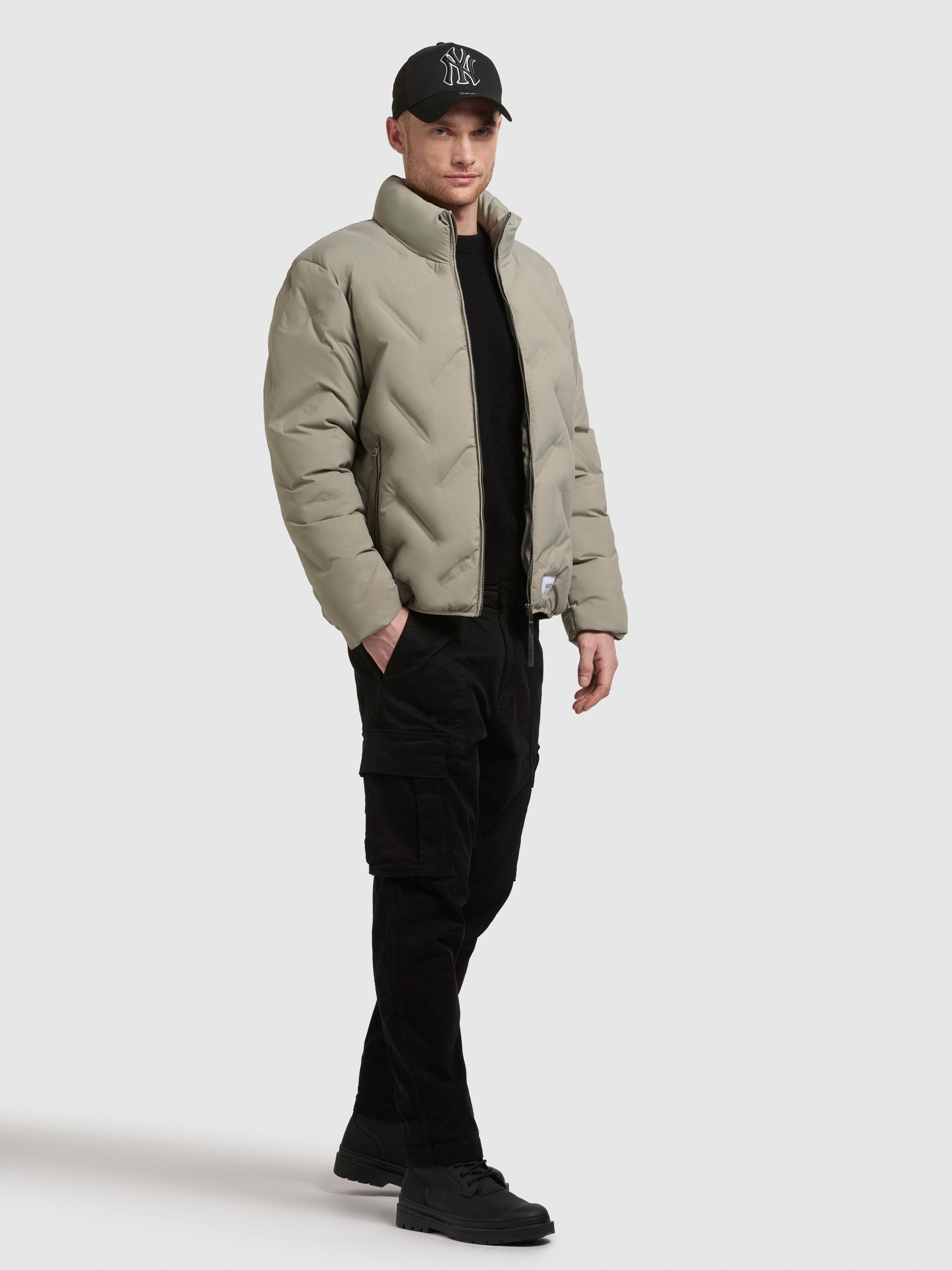 khujo-clover-damen-steppjacke-witcher-green image 2