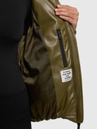 khujo-jacke-khalia-olive-damen-winterjacke-lederoptik image 7