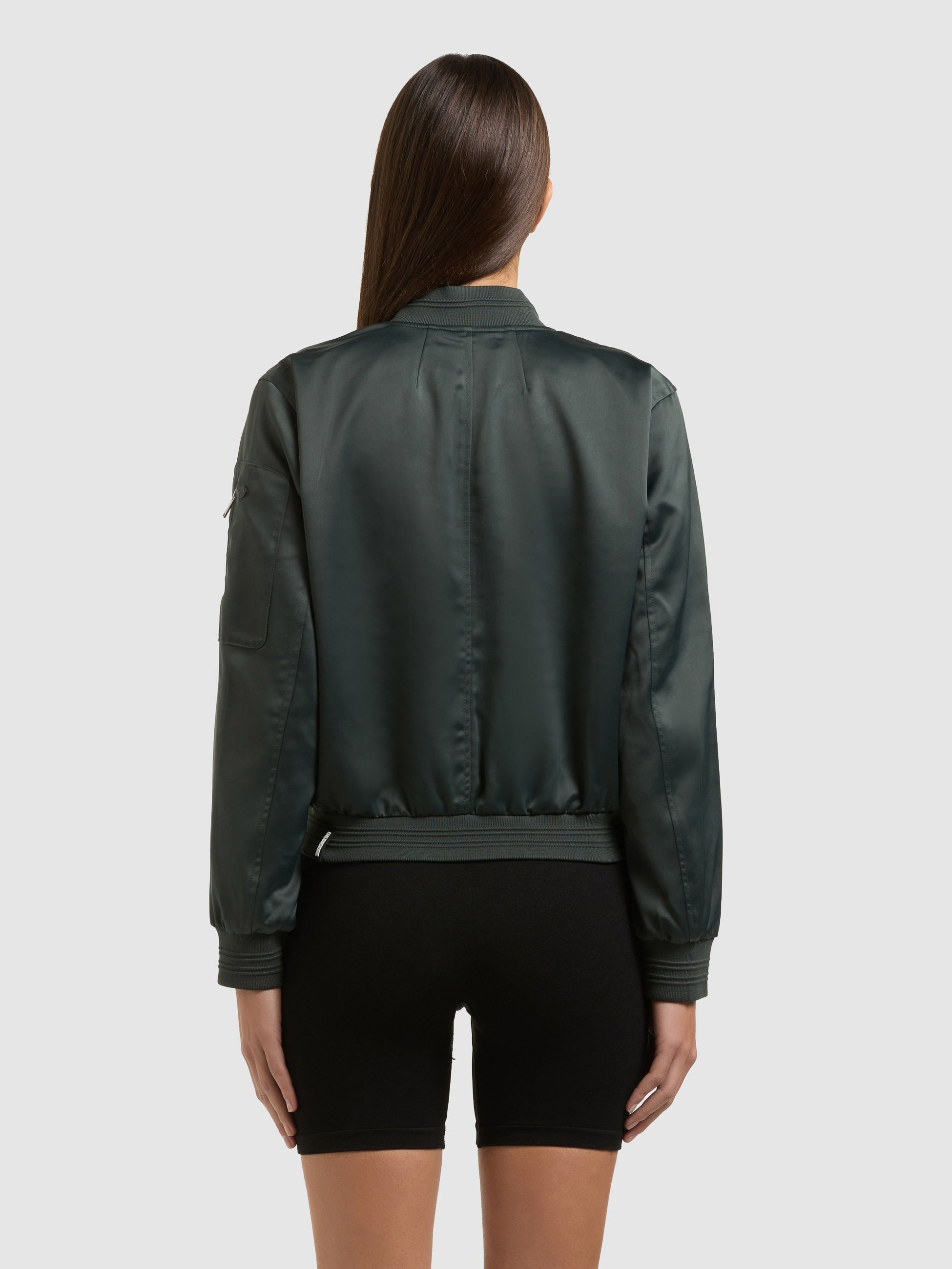 khujo-tami-damen-bomberjacke-satin-treetop-green image 3