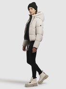 khujo-jacke-elida-hellbeige-kurze-damen-steppjacke-mit-kapuze-im-loose-fit image 6