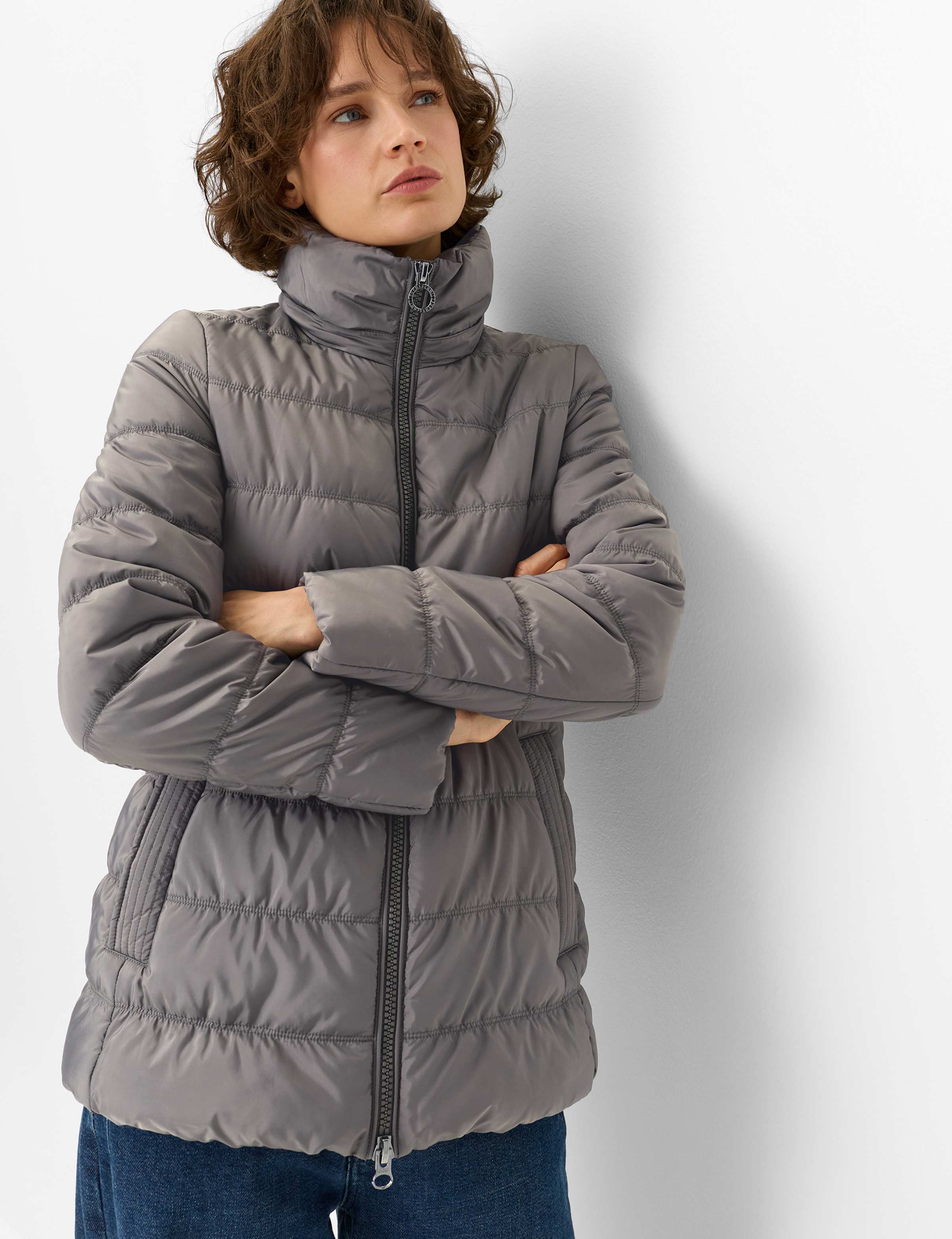 fuchs-schmitt-warschau-steppjacke-damen-tailliert-mit-abnehmbarer-kapuze image 3