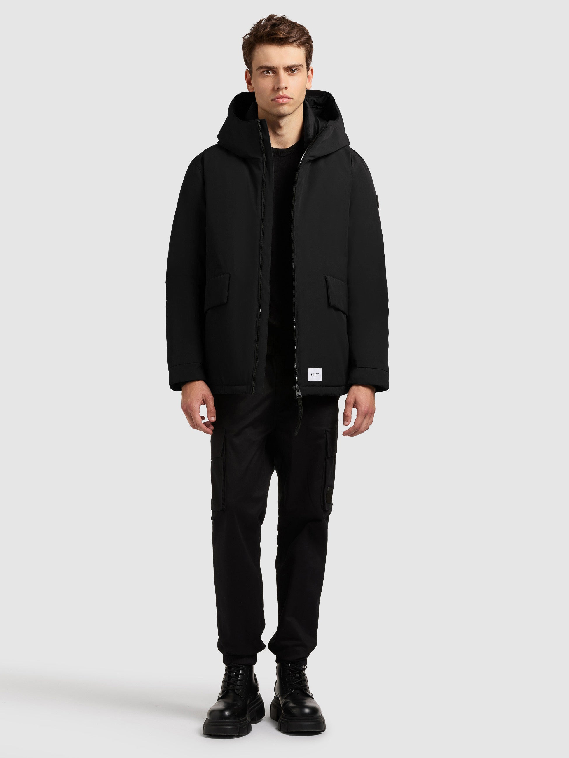 khujo-winterjacke-oreg-black-steppjacke-mit-kapuze-und-rucksacktr-gern image 6