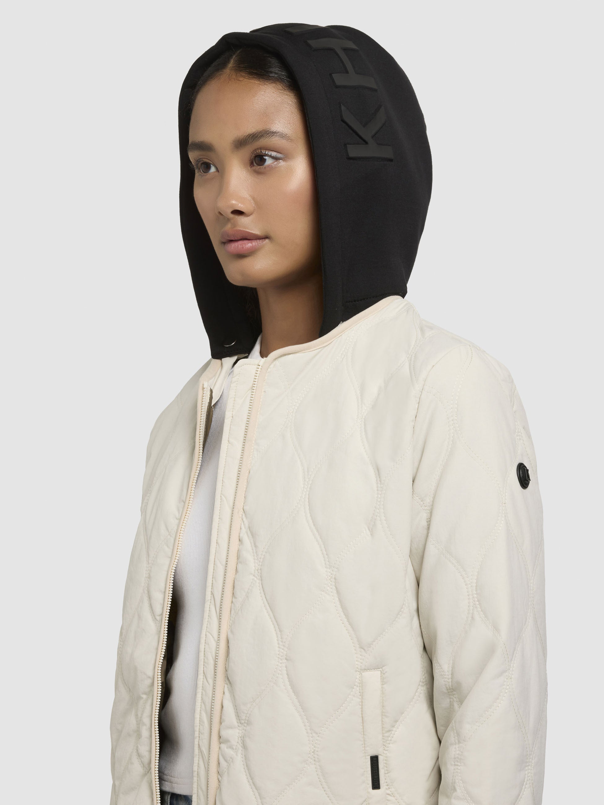 khujo-jacke-malar-hellbeige-gesteppte-sommerjacke-damen-mit-abnehmbarer-kapuze image 7