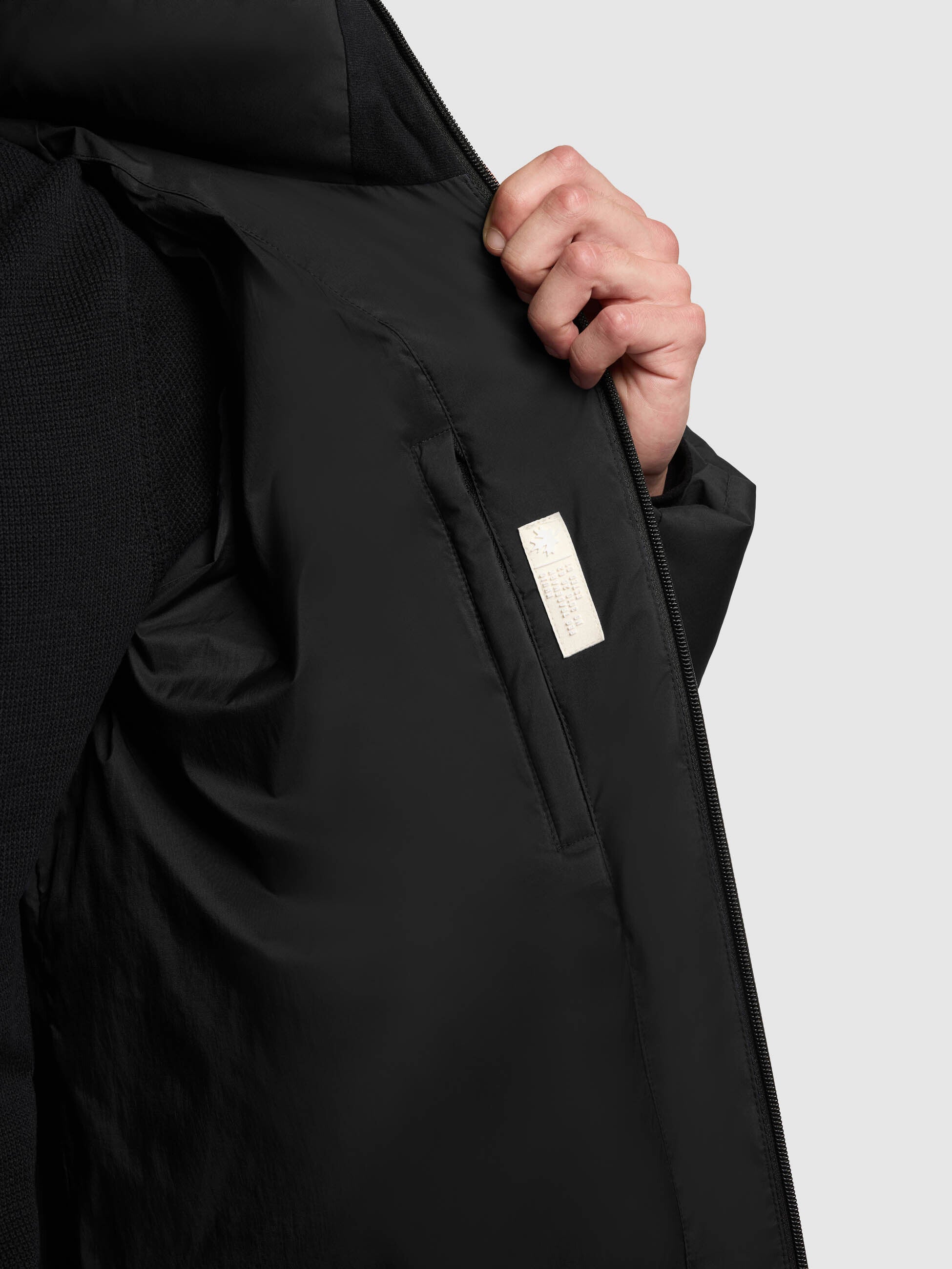 khujo-jacke-silas3-black-warm-wattierte-steppjacke-mit-kapuze image 8