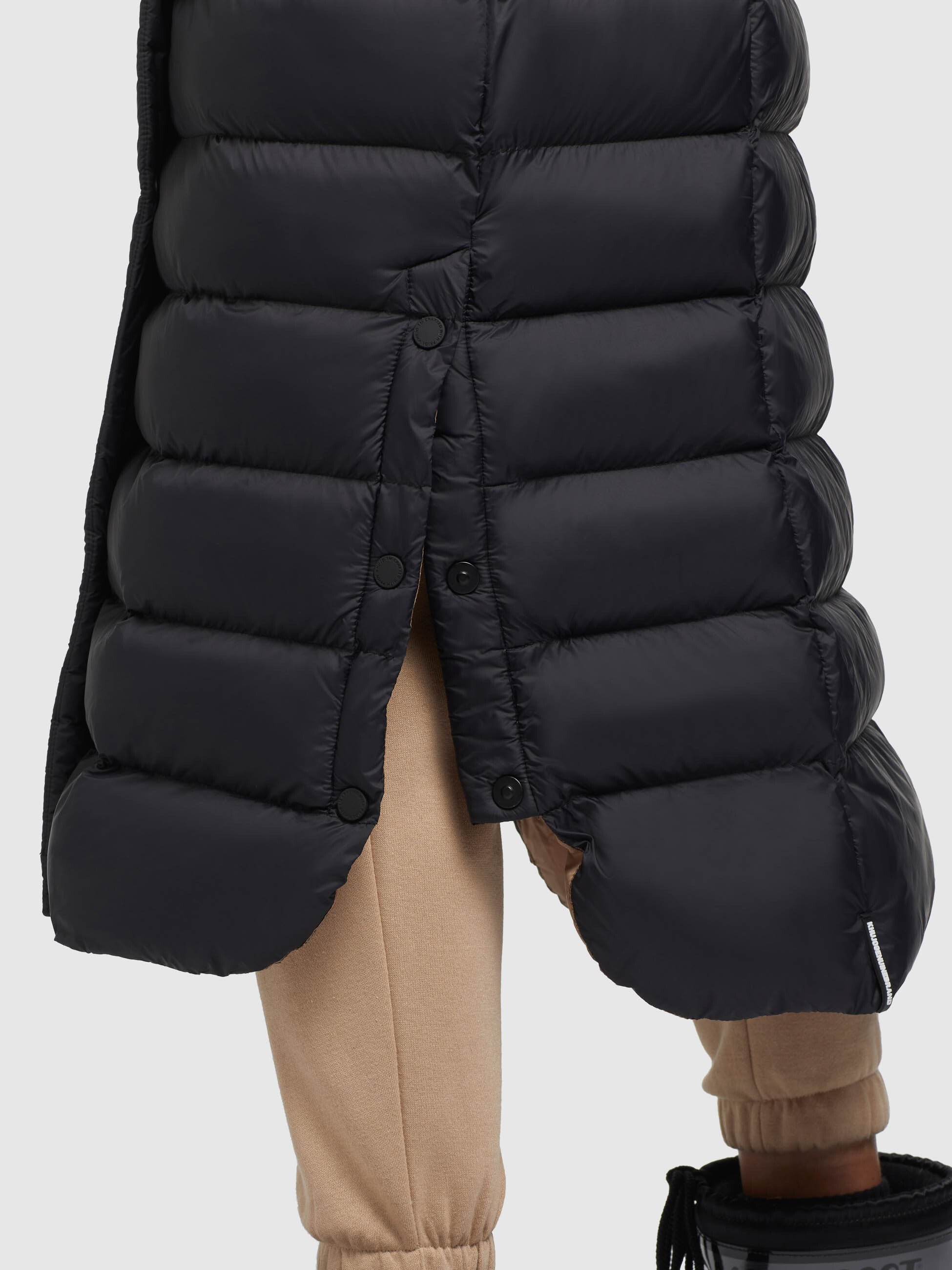 khujo-mantel-diwana2-soft-schwarz-wadenlanger-steppmantel-damen image 7