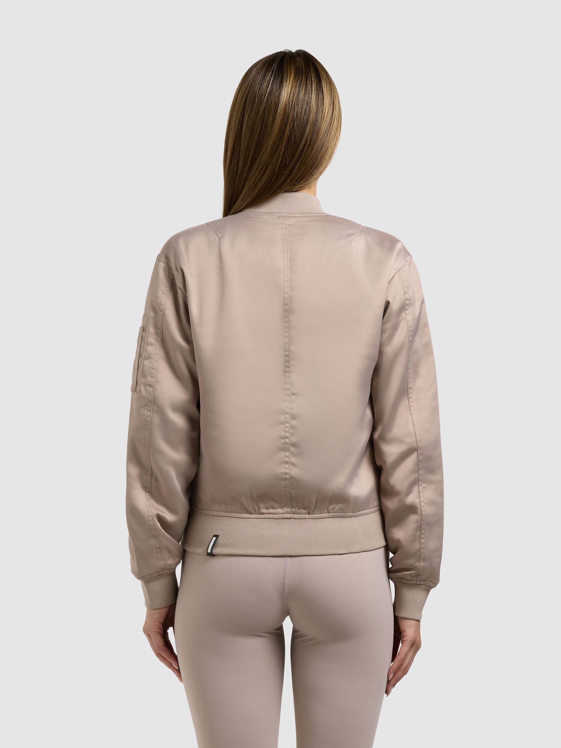 khujo-jacke-beth-latte-beige-bomberjacke-damen-satin-leicht-wattiert image 3