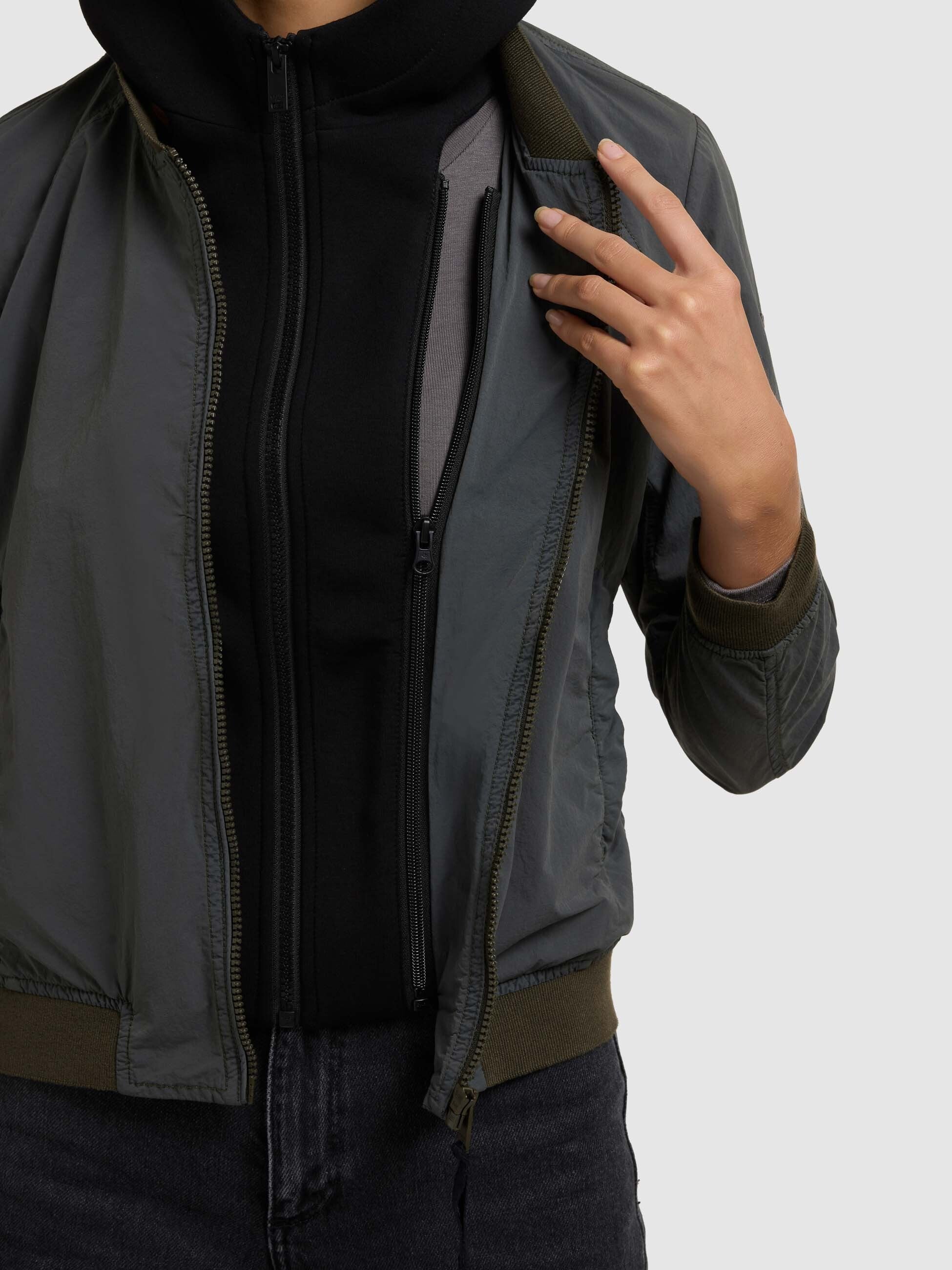 khujo-meets-2in1-damen-bomberjacke-hazy-teal-green image 8
