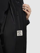 khujo-jacke-ora-schwarz-warme-winterjacke-damen-mit-kapuze image 8