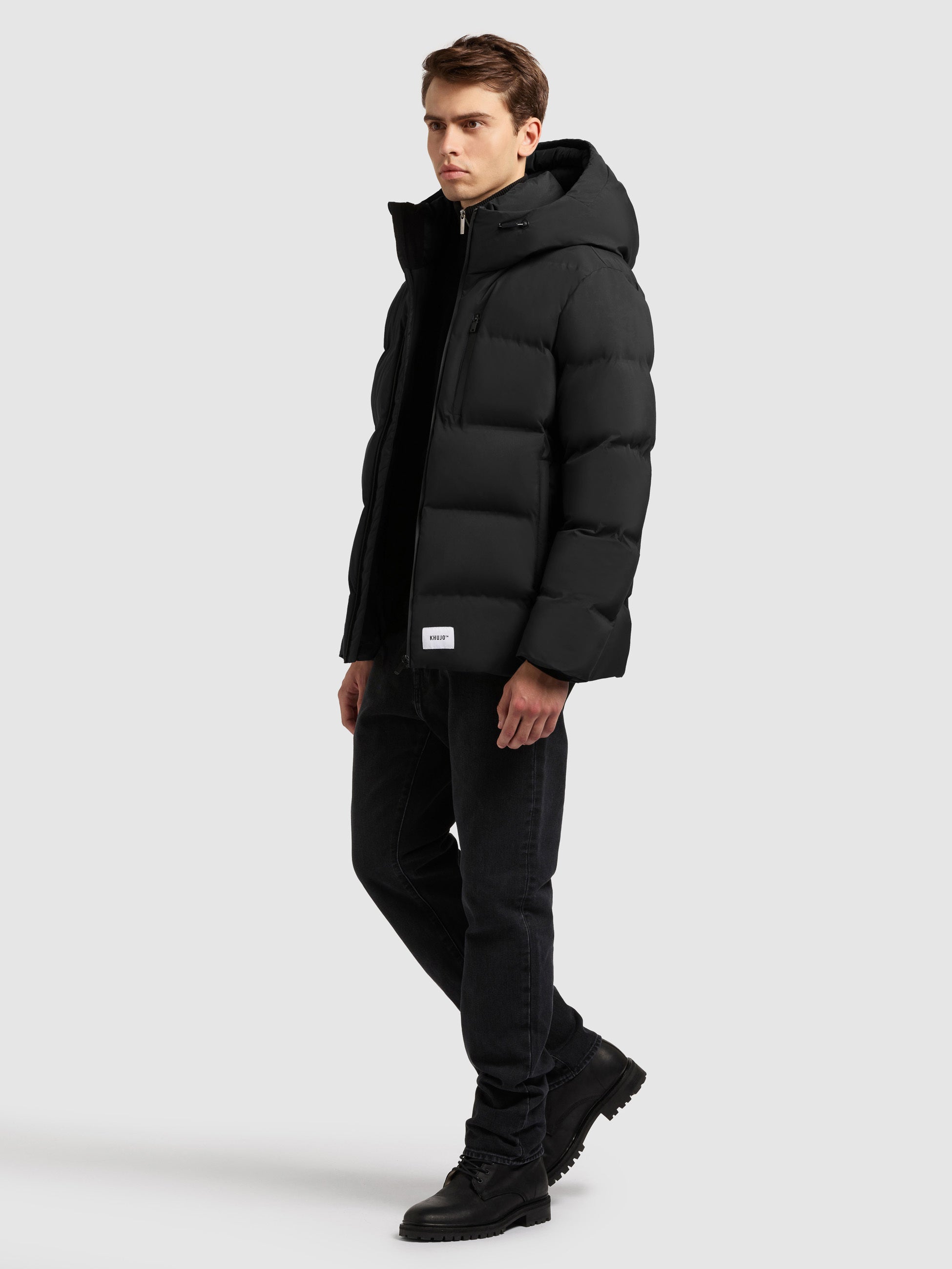 khujo-jacke-silas3-black-warm-wattierte-steppjacke-mit-kapuze image 2