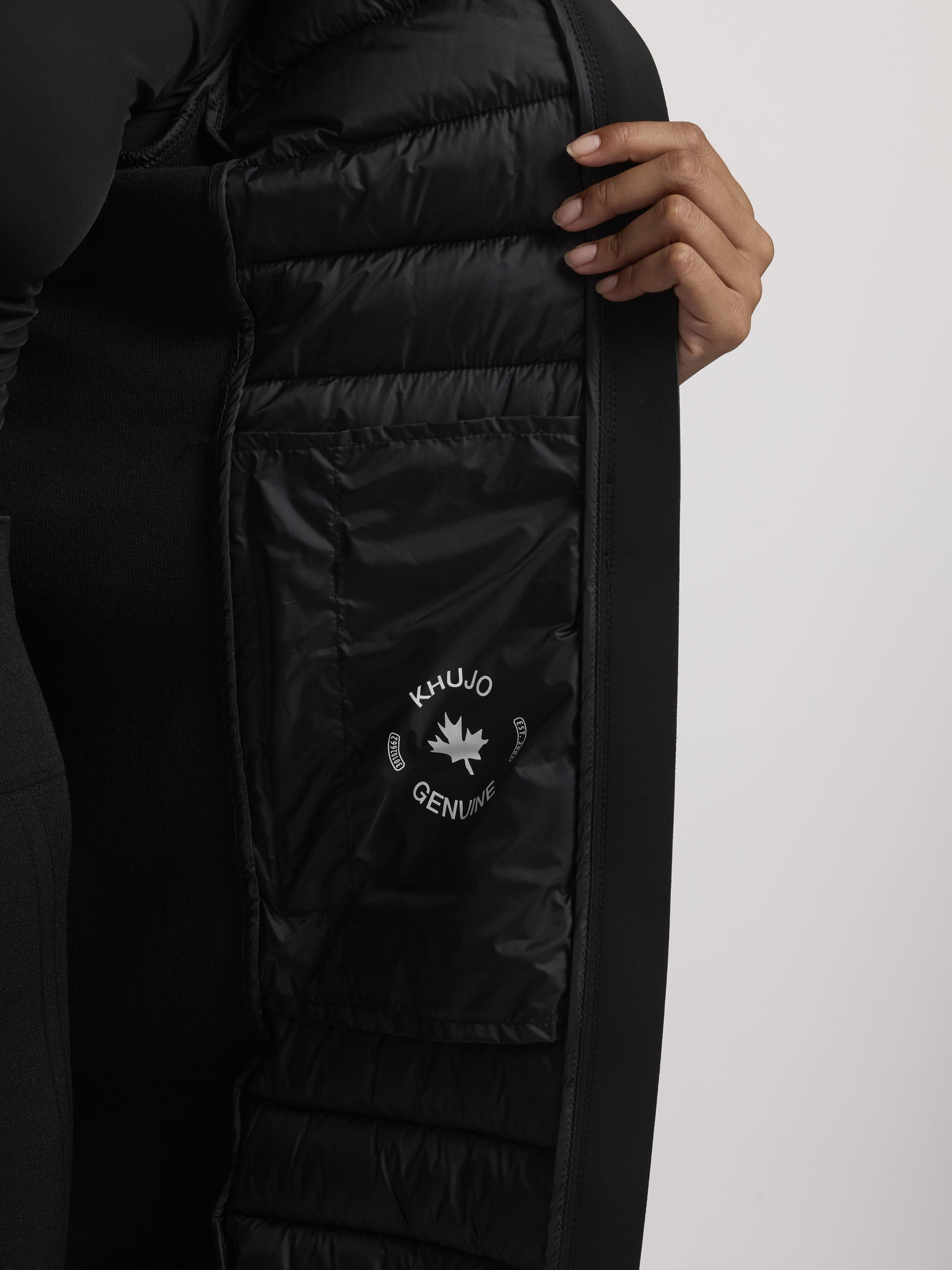 khujo-jacke-etele-schwarz-leichte-steppjacke-damen-materialmix image 8