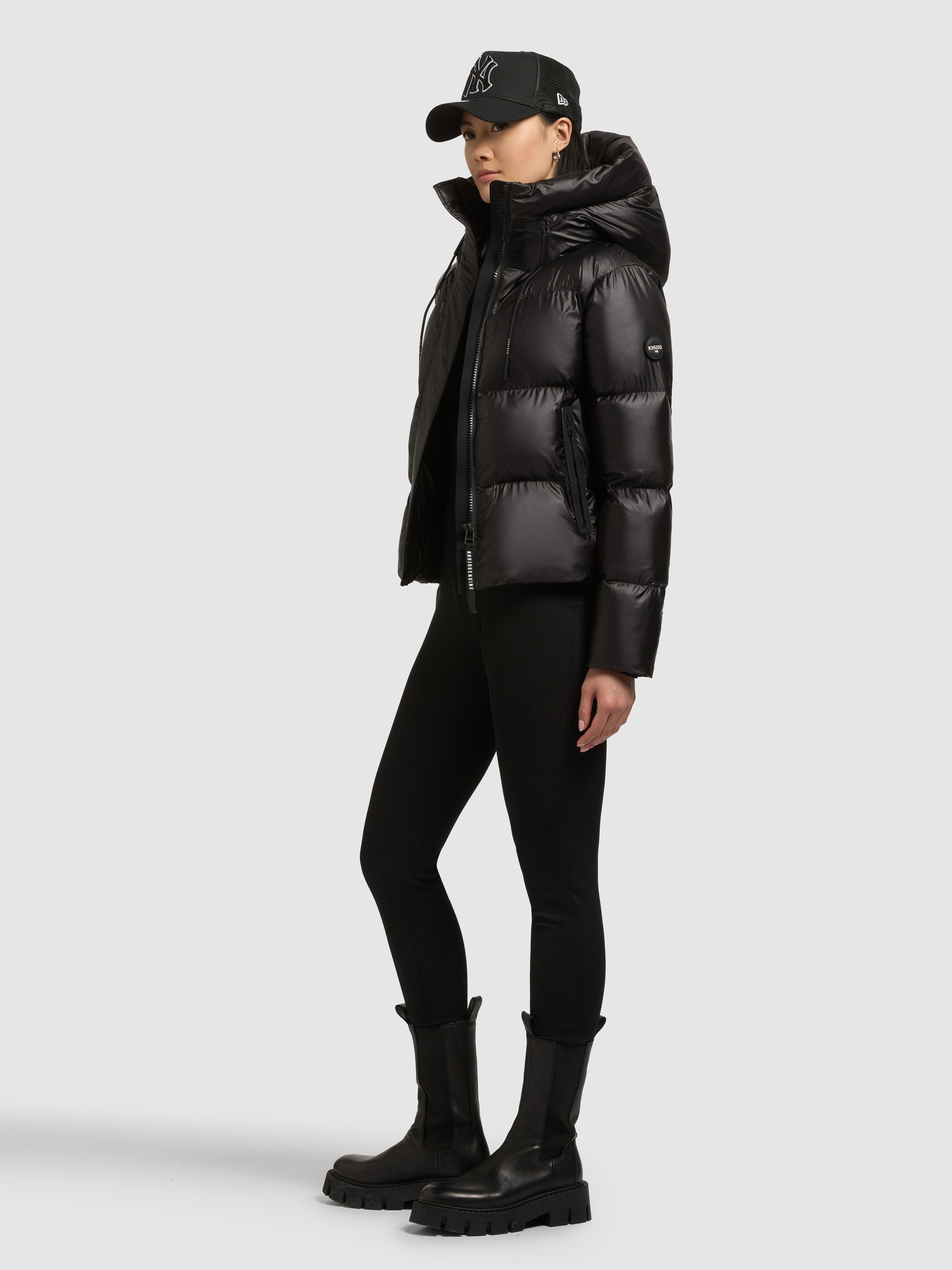 khujo-enits-shiny-damen-steppjacke-black-gl-nzend image 2