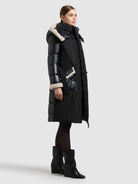 khujo-mantel-poppy-black-knielanger-teddy-steppmantel-in-black image 6