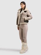 khujo-jacke-nessie2-greige-kurze-steppjacke-mit-teddyfleece image 2