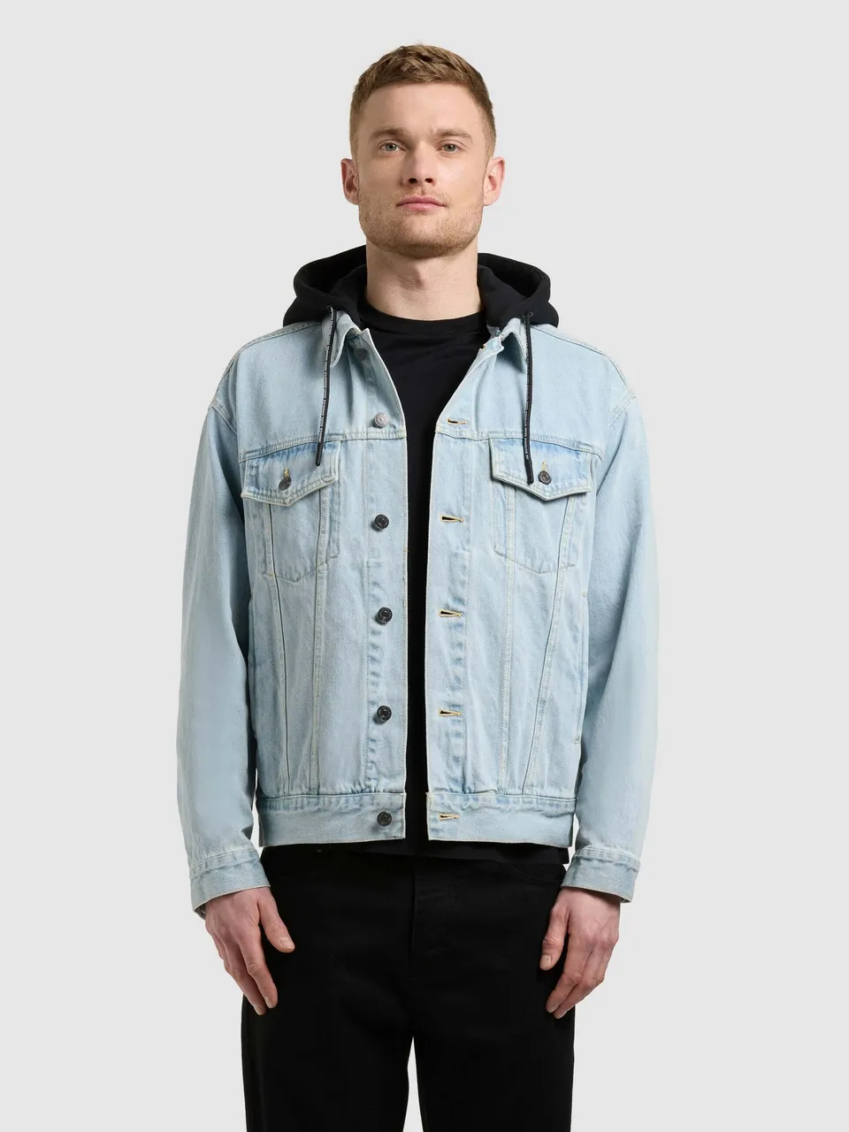 khujo-jacke-jokin-light-blue-jeansjacke-aus-baumwoll-denim-mit-kapuze image 1