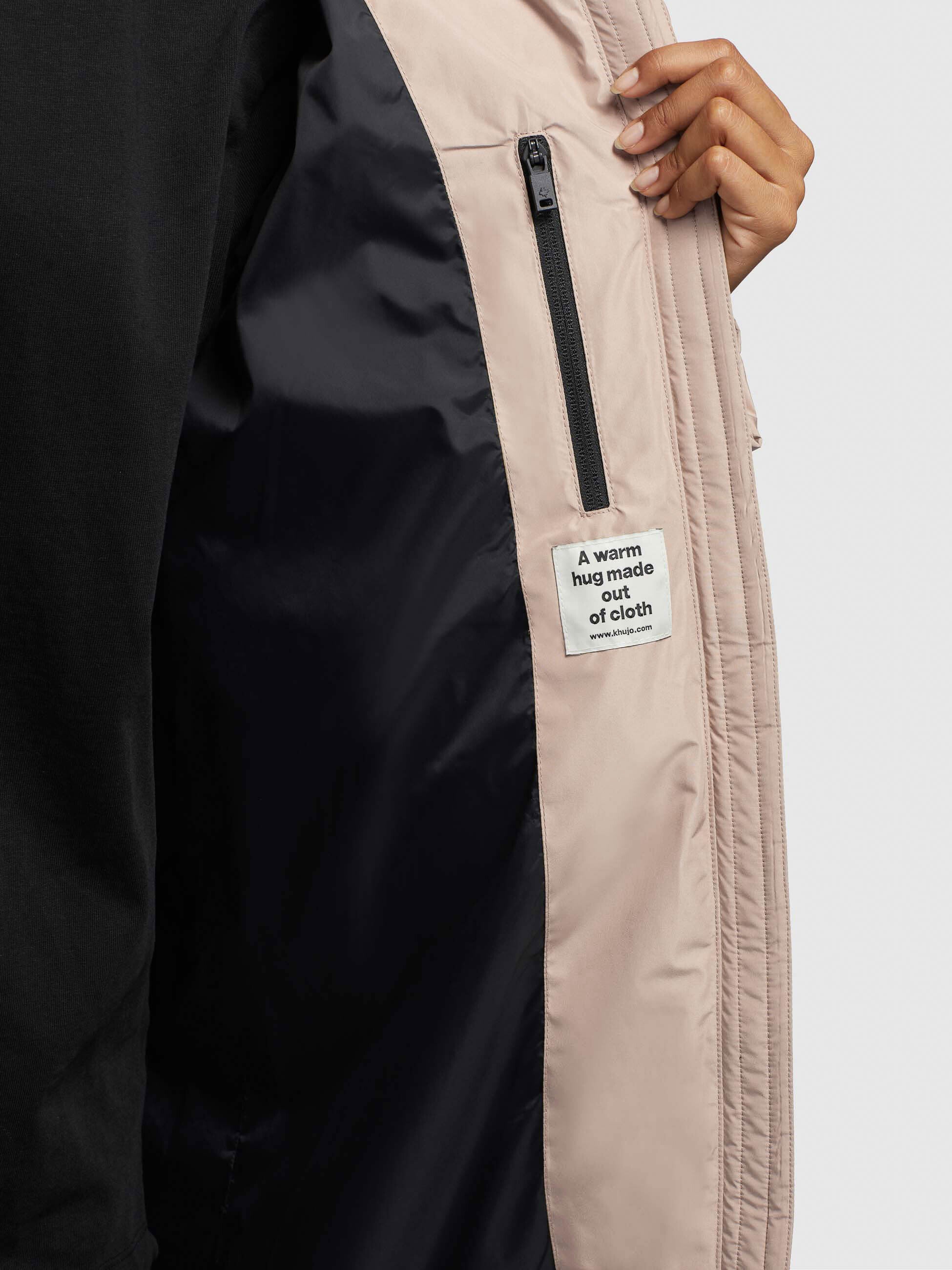 khujo-mantel-soulani3-hellbeige-wattierter-wadenlanger-damen-steppmantel image 8