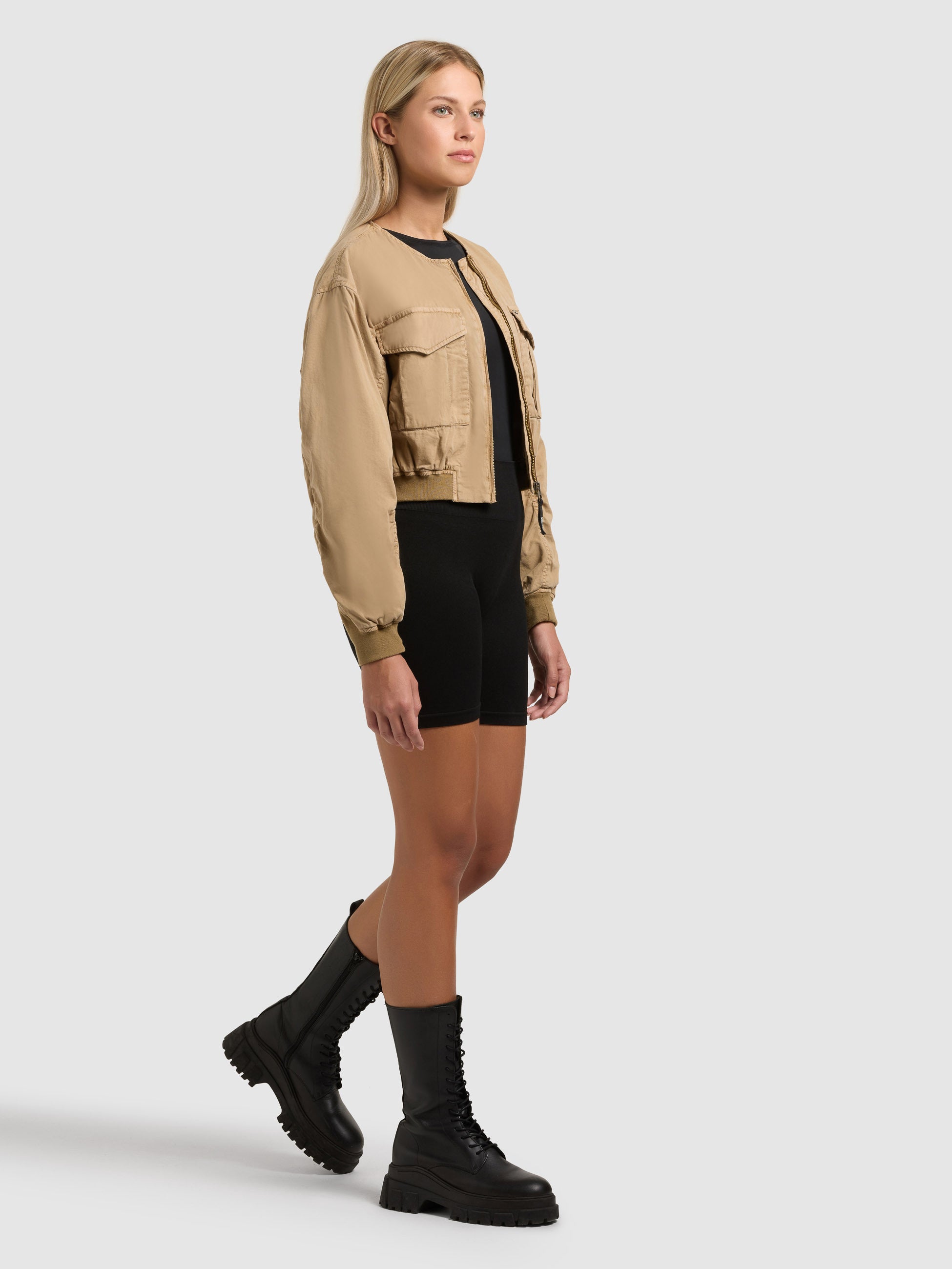 khujo-jacke-romy-dark-beige-kurze-blouson-cargojacke-damen image 2