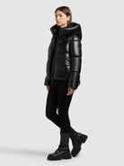 khujo-jacke-aurora-black-kapuzenjacke-lederoptik-wasserabweisend image 2