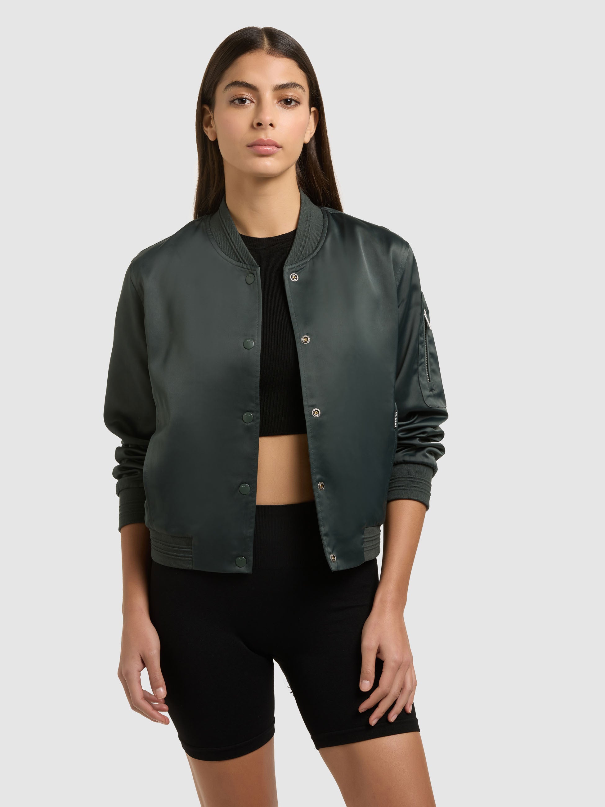 khujo-tami-damen-bomberjacke-satin-treetop-green image 7