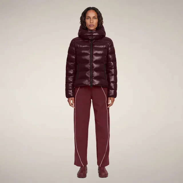 save-the-duck-cosmary-damen-daunenjacke-slim-bordeaux-mit-lack-finish image 1