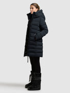 khujo-coat-nekar2-port-blue-kurzer-damen-steppmantel-mit-kapuze image 2