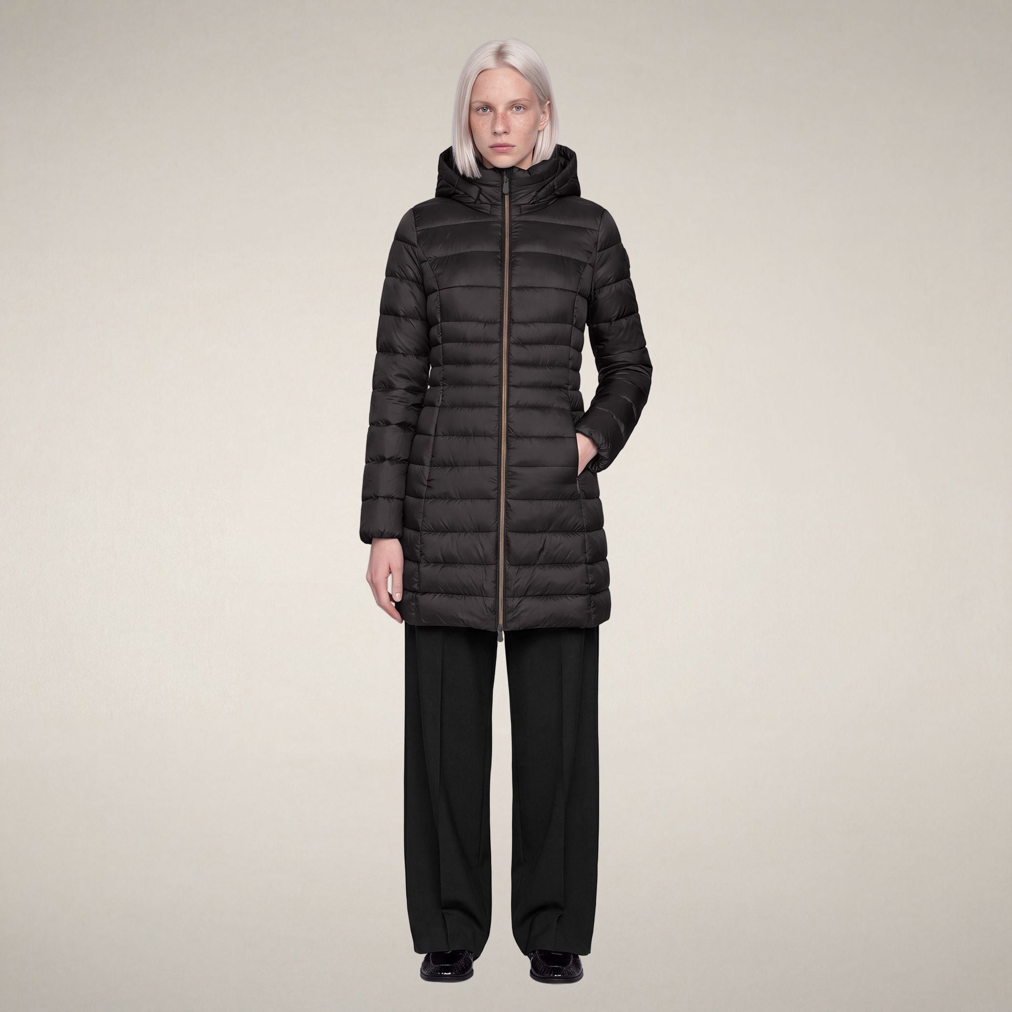save-the-duck-reese-damen-daunenmantel-lang-braun-schwarz-mit-kapuze image 1