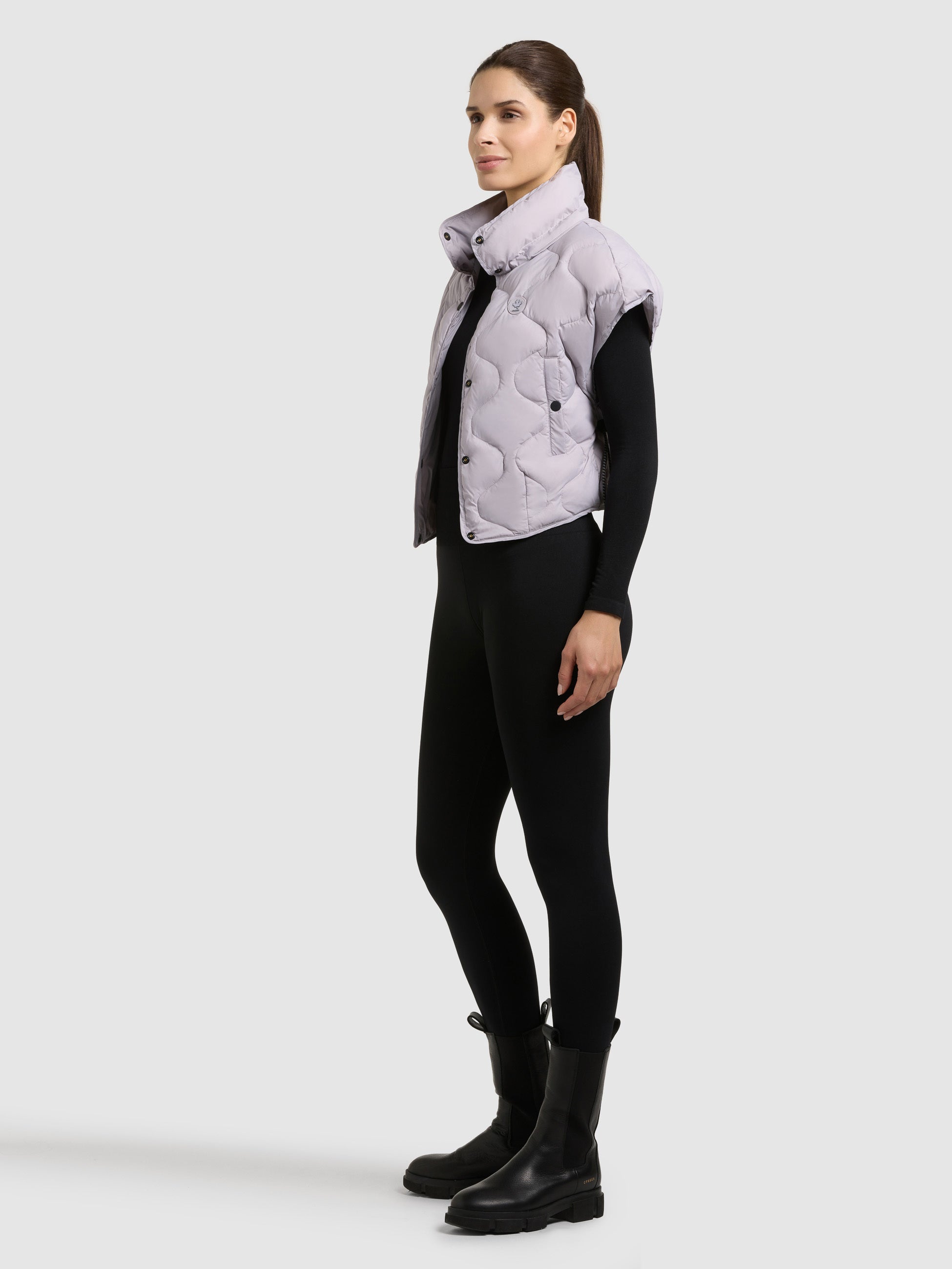 khujo-weste-ninga-summer-lilac-wattierte-damen-steppweste-mit-kapuze image 6
