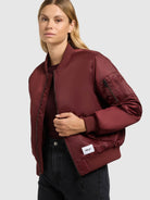 khujo-kasia-jacke-damen-bomberjacke-winterjacke-loose-fit-in-burgundy-red image 7