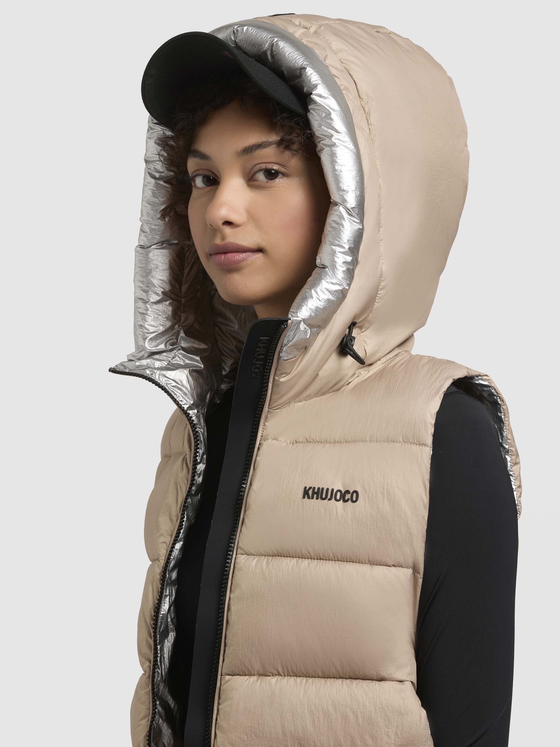 khujo-rina-damen-weste-beige-kurze-steppweste-mit-kapuze image 7