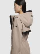 khujo-jacket-yoni-beige-wasserabweisende-damen-regenjacke-sommer image 8