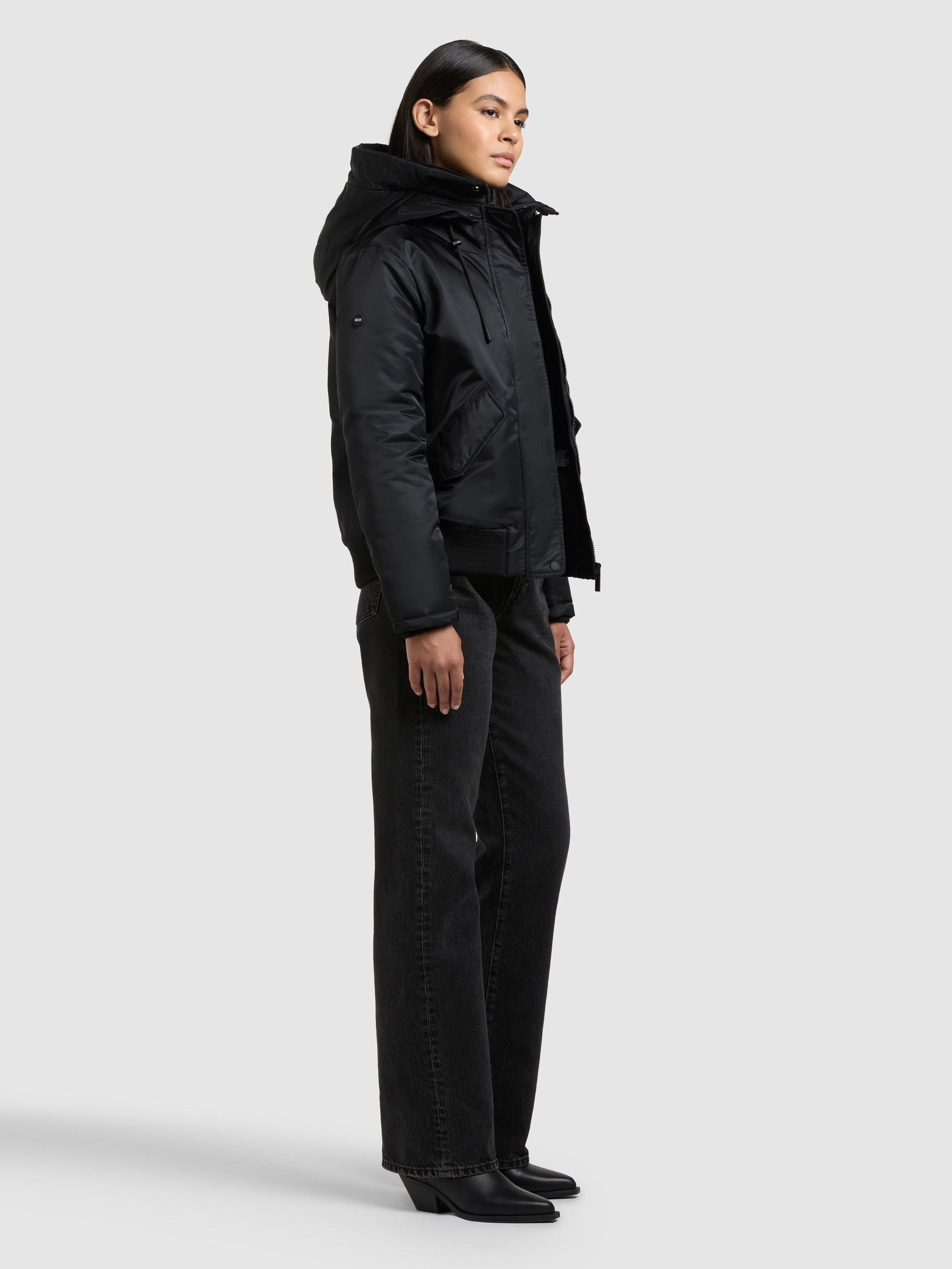 khujo-jacke-tyla-black-bomberjacke-damen-schwarz-mit-kapuze image 6