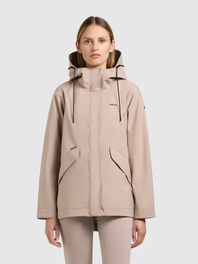 khujo-jacke-sang2-latte-beige-damen-regenjacke-mit-kapuze-in-beige image 1