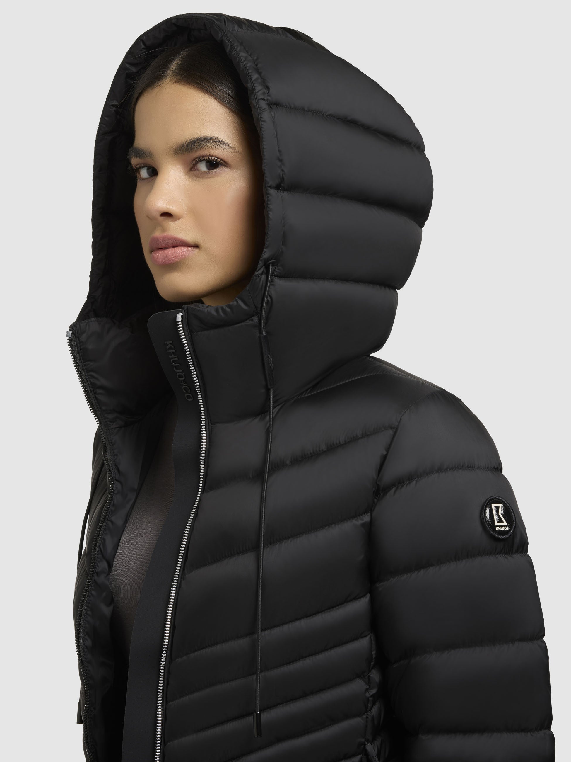 khujo-jacke-selma-schwarz-damen-steppjacke-mit-tailleng-rtel-und-kapuze image 7