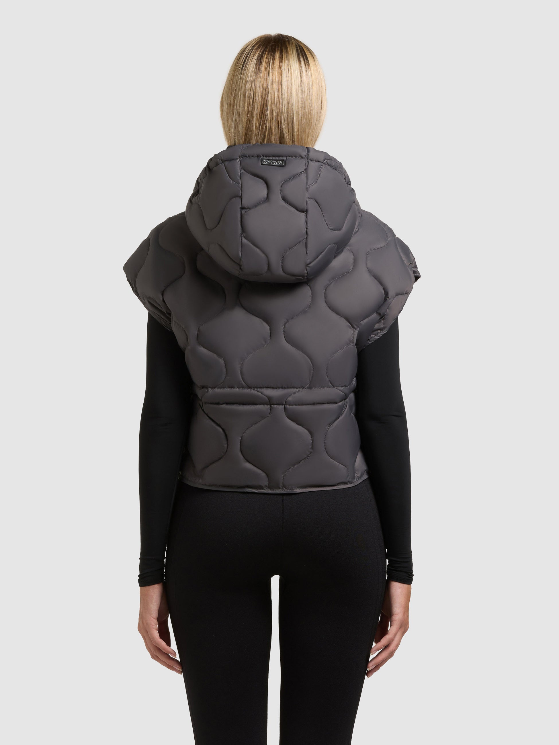 khujo-weste-ninga-slate-grey-gesteppte-damen-steppweste-mit-kapuze image 3