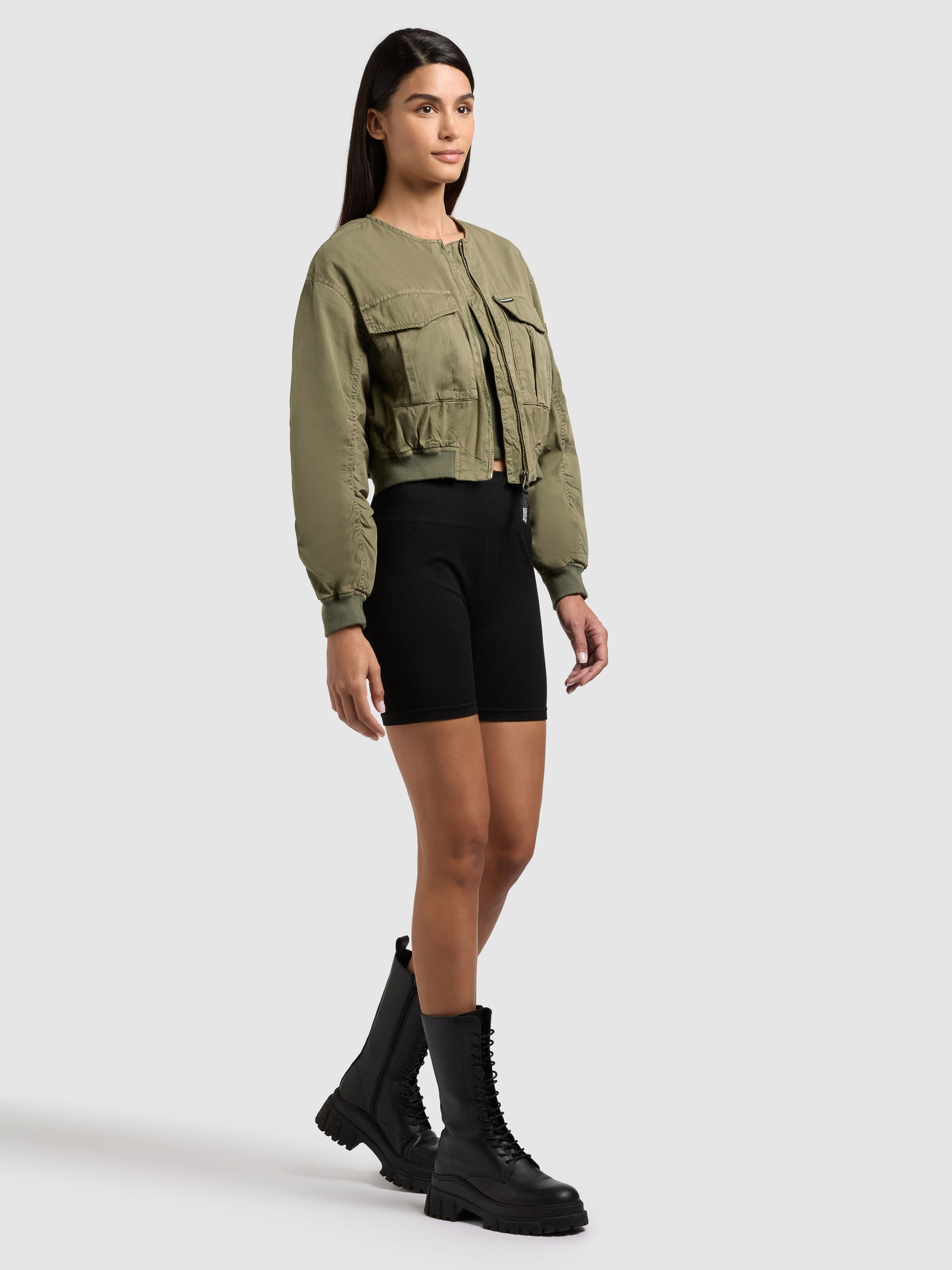 khujo-romy-blousonjacke-olive-cropped-cargojacke-aus-baumwoll-twill image 6