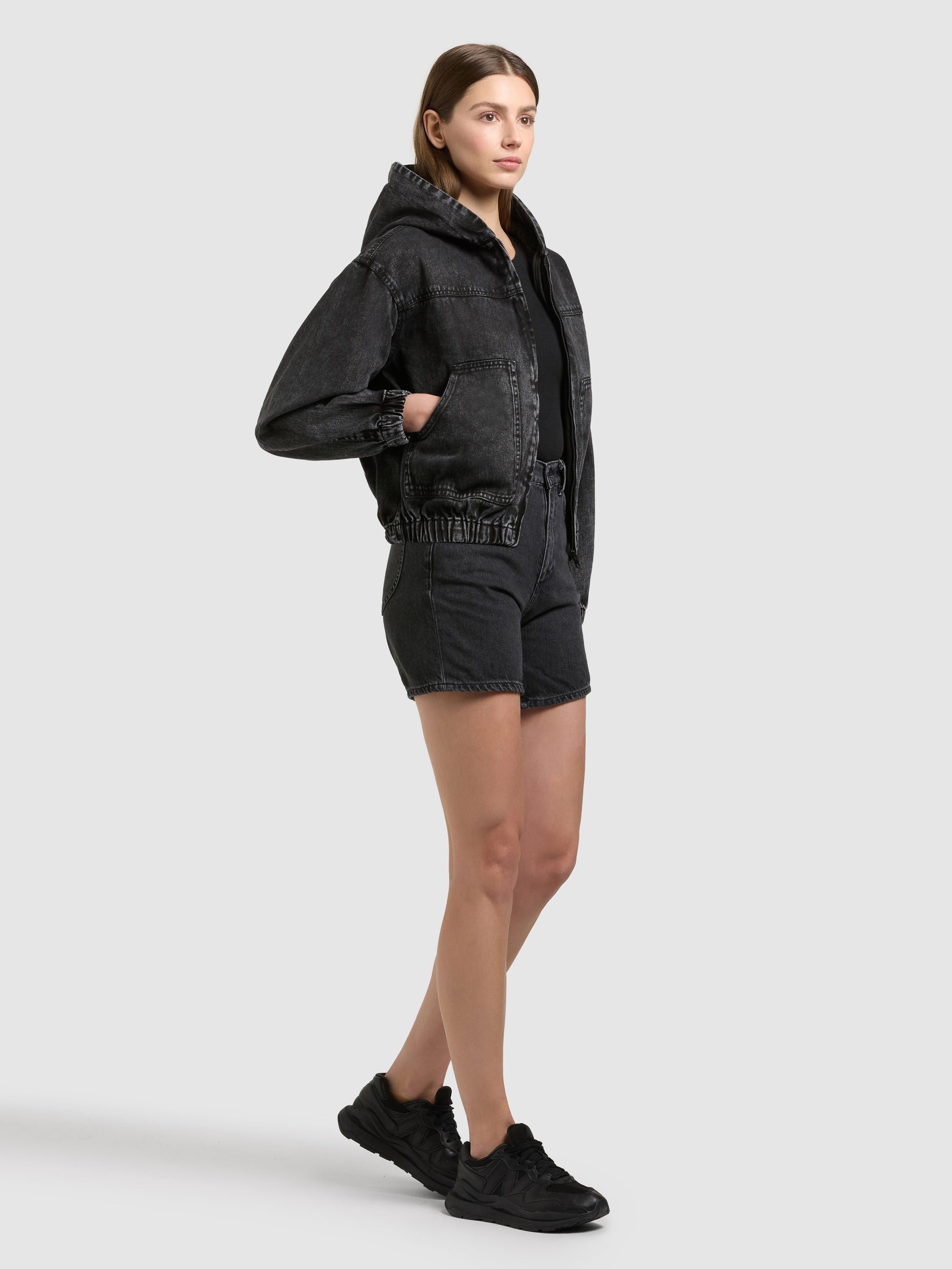 khujo-jacke-gretel-black-jeans-blouson-damen-loose-fit image 2