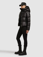 khujo-jacke-enits-shiny-black-kurze-damen-steppjacke-gl-nzend image 2