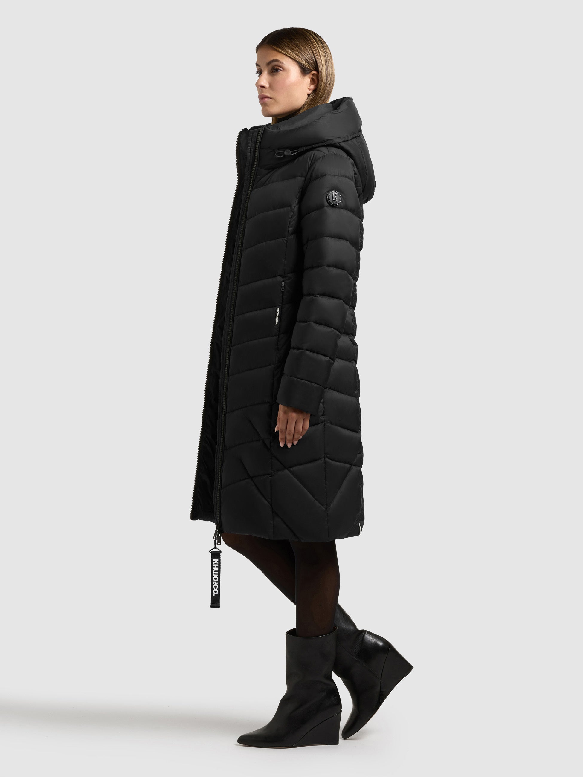 khujo-mantel-odana4-black-knielanger-wattierter-steppmantel-damen image 2