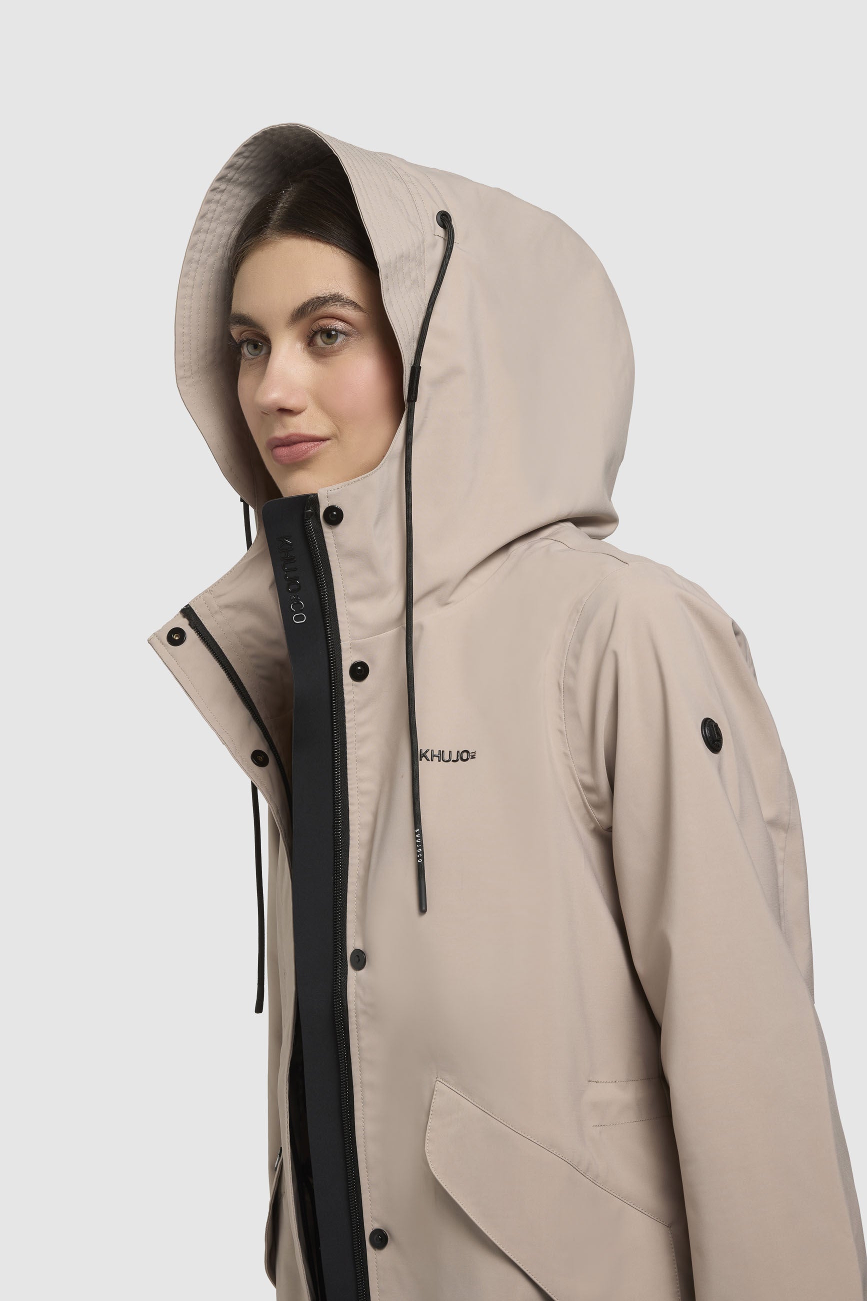 khujo-sang-damen-regenjacke-beige-wasserdicht-mit-geklebten-n-hten image 7